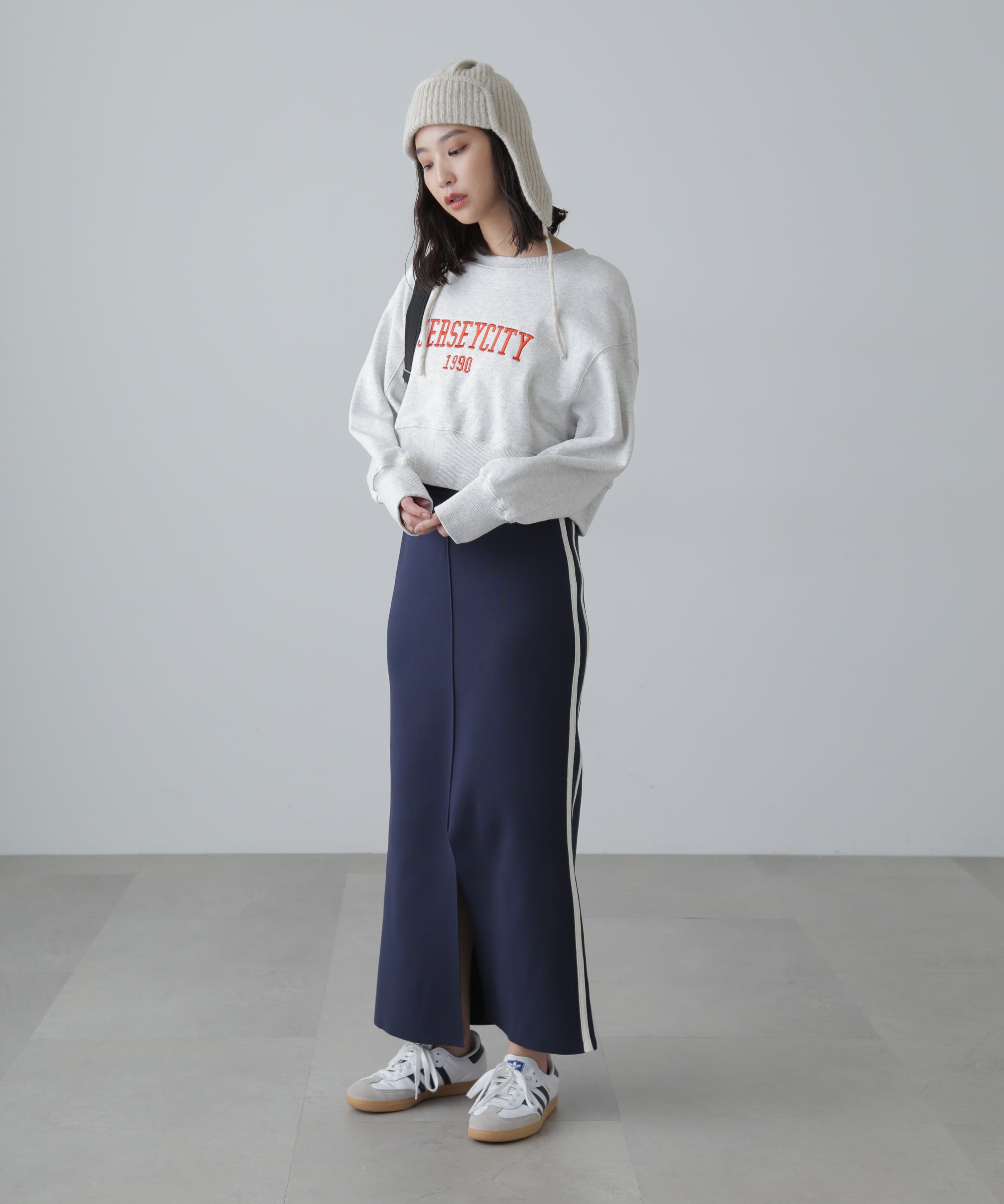  「カレッジロゴショート丈スウェット」|Tシャツ・カットソー|