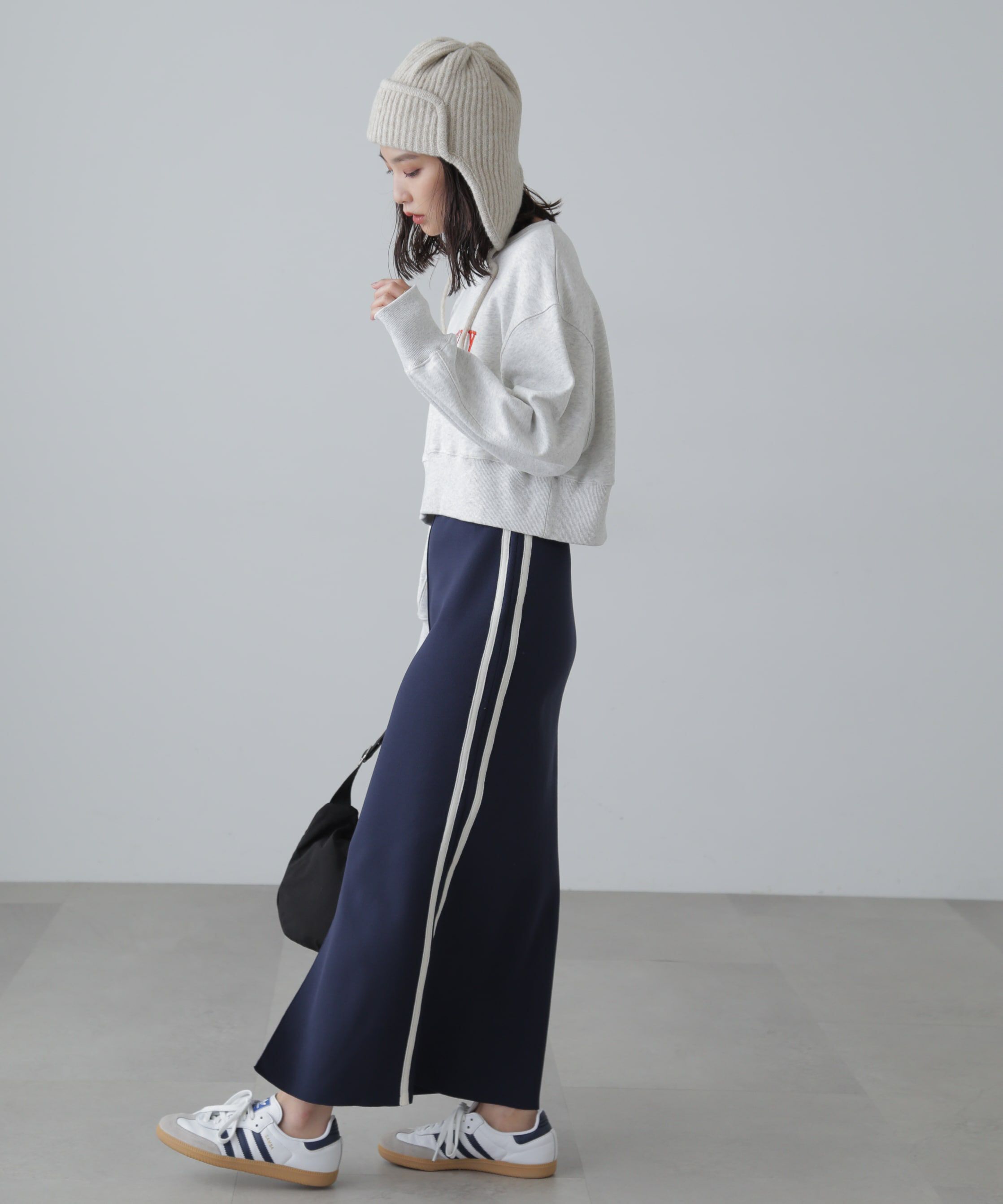  「カレッジロゴショート丈スウェット」|Tシャツ・カットソー|