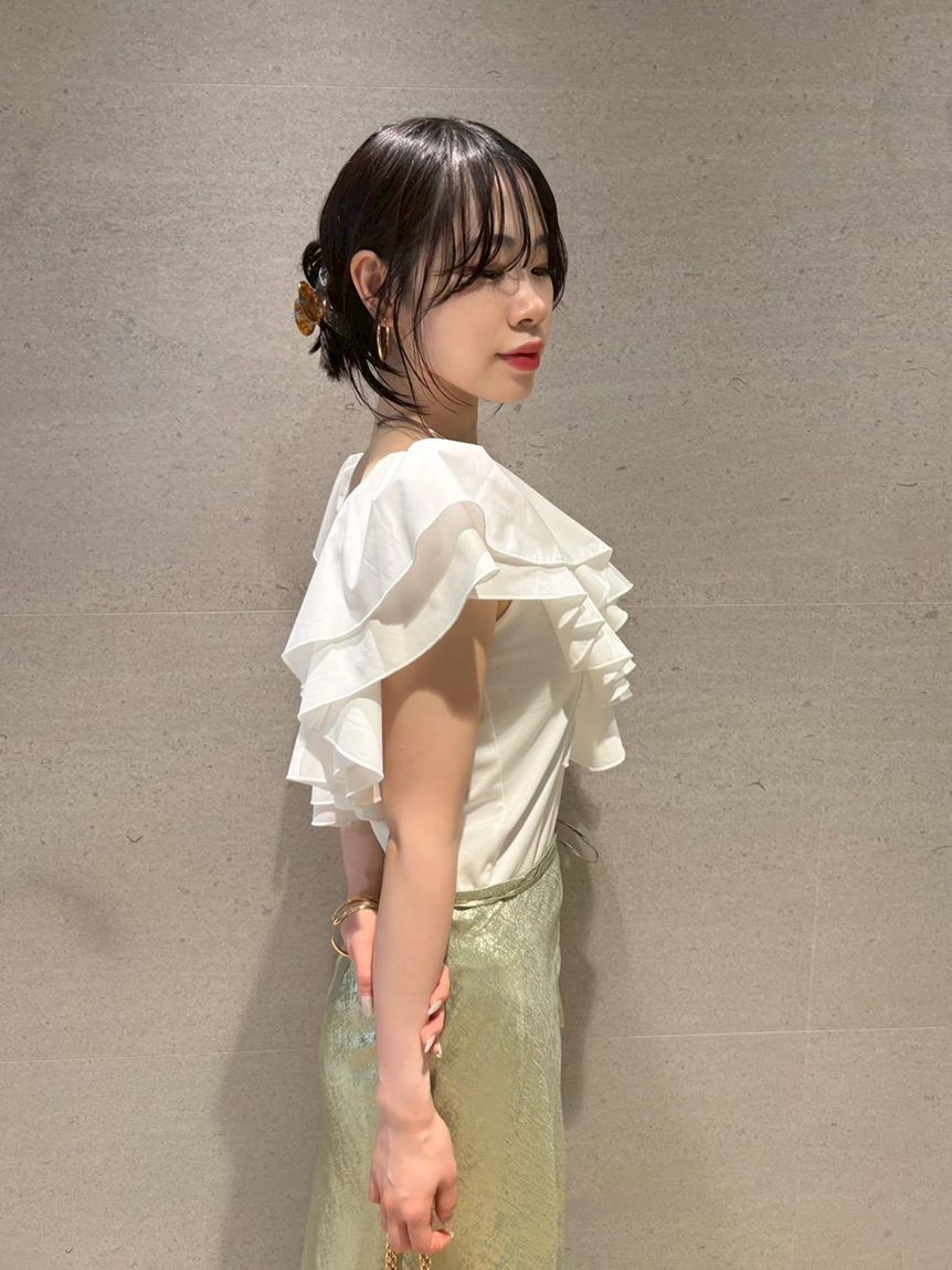 LILY BROWN「デコルテフリルカットトップス」|Tシャツ・カットソー|