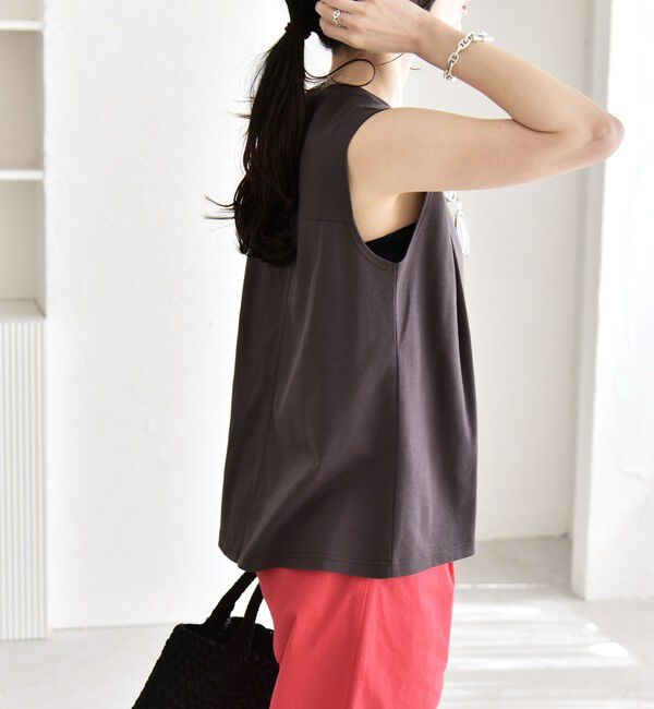 quaranciel「《予約》quaranciel:〈接触冷感/汗染み防止加工/洗濯機可能〉クルー ノースリーブ TEE」|Tシャツ・カットソー|