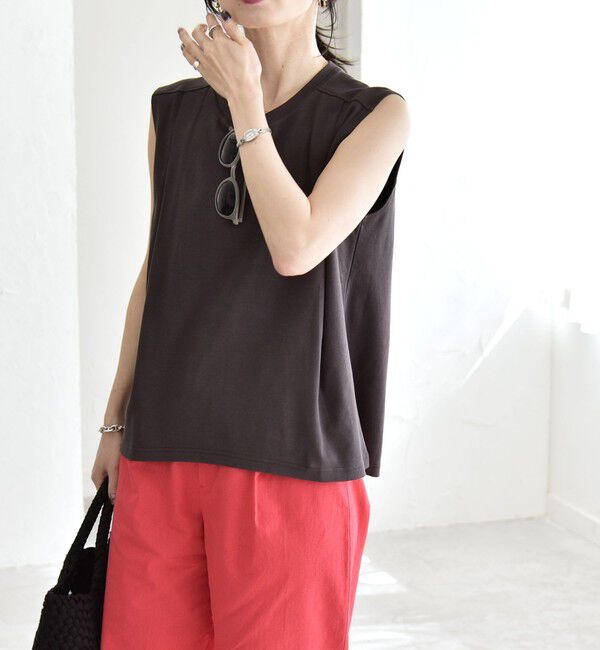 quaranciel「《予約》quaranciel:〈接触冷感/汗染み防止加工/洗濯機可能〉クルー ノースリーブ TEE」|Tシャツ・カットソー|