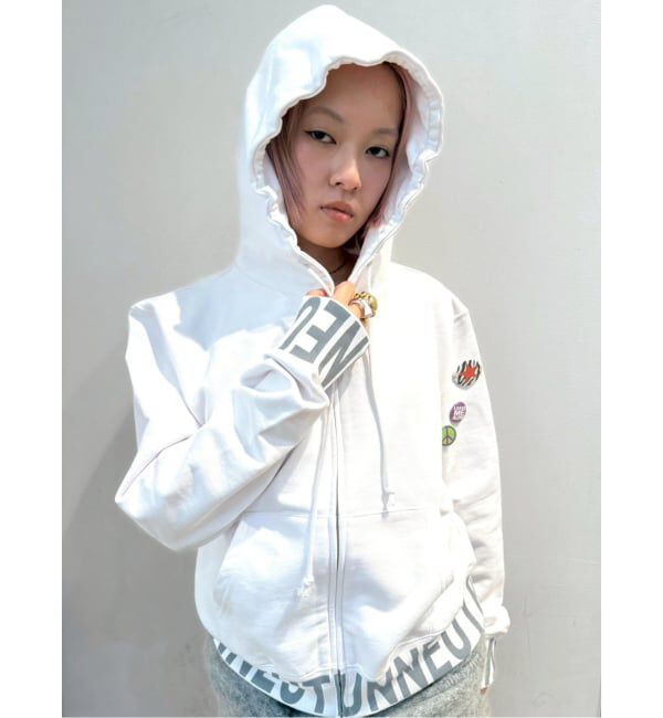 Oriens JOURNAL STANDARD「フーディーwith バッジ」|パーカー|