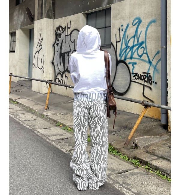 Oriens JOURNAL STANDARD「フーディーwith バッジ」|パーカー|