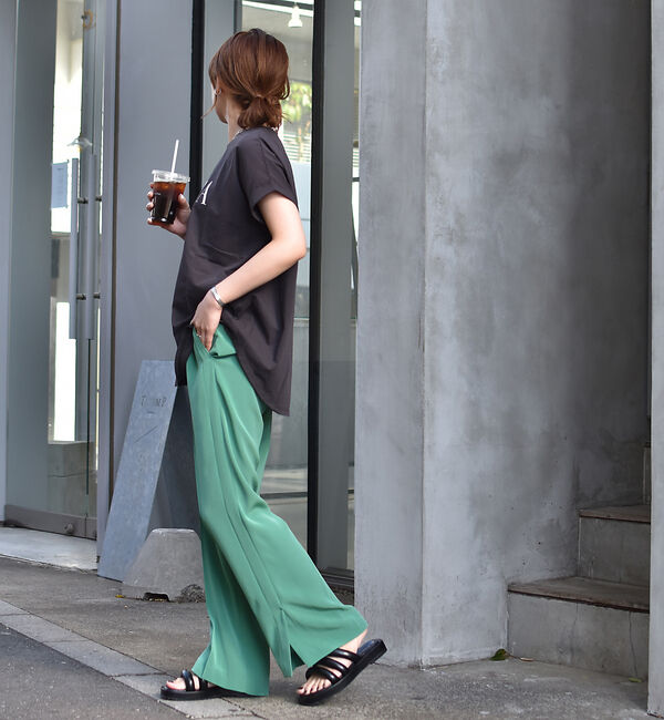 AU BANNISTER「【WEB限定】厚底 チューブ クッション フラット サンダル」|サンダル|