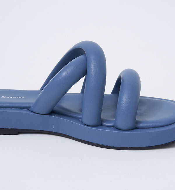 AU BANNISTER「【WEB限定】厚底 チューブ クッション フラット サンダル」|サンダル|