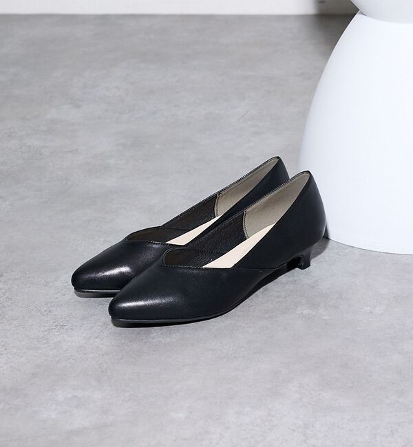 AU BANNISTER「【販売店舗限定】Vカットパンプス」|パンプス|ブラック