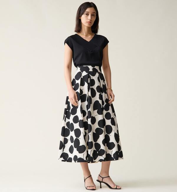 TIARA「Vネッククラシカルニット」|ニット・セーター|