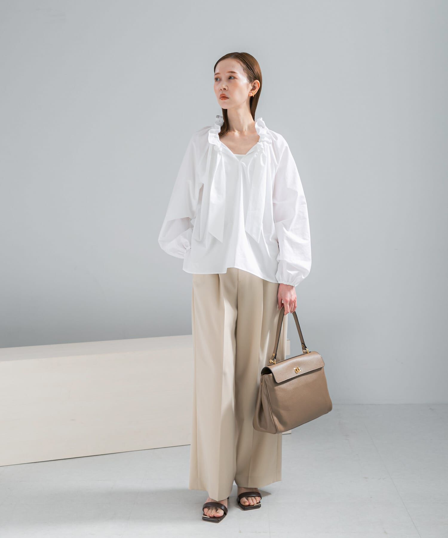 URBAN RESEARCH ROSSO「フリルネックシャツブラウス」|シャツ・ブラウス|