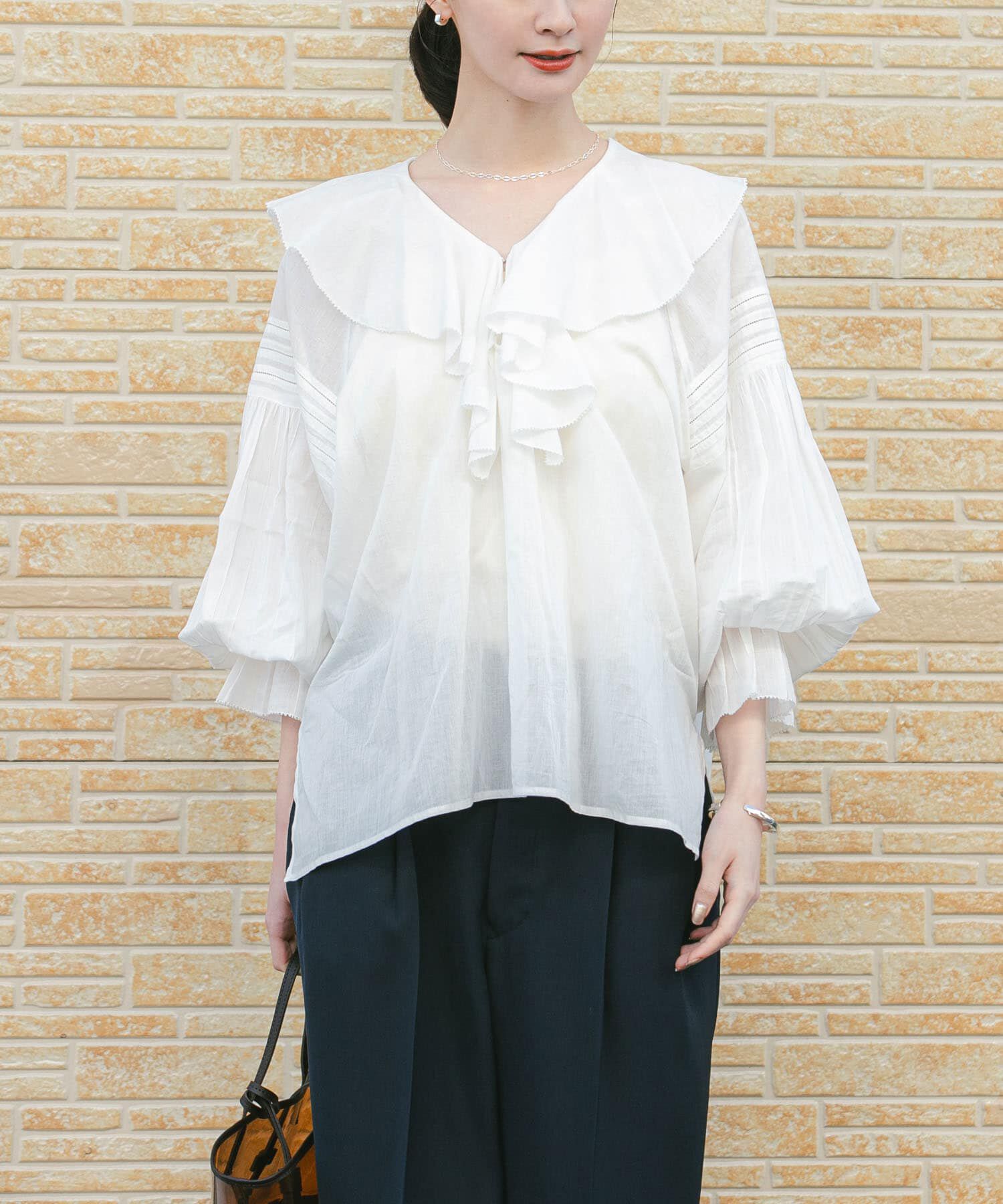 URBAN RESEARCH「『一部WEB限定カラー』コットンボイルラッフルブラウス」|シャツ・ブラウス|