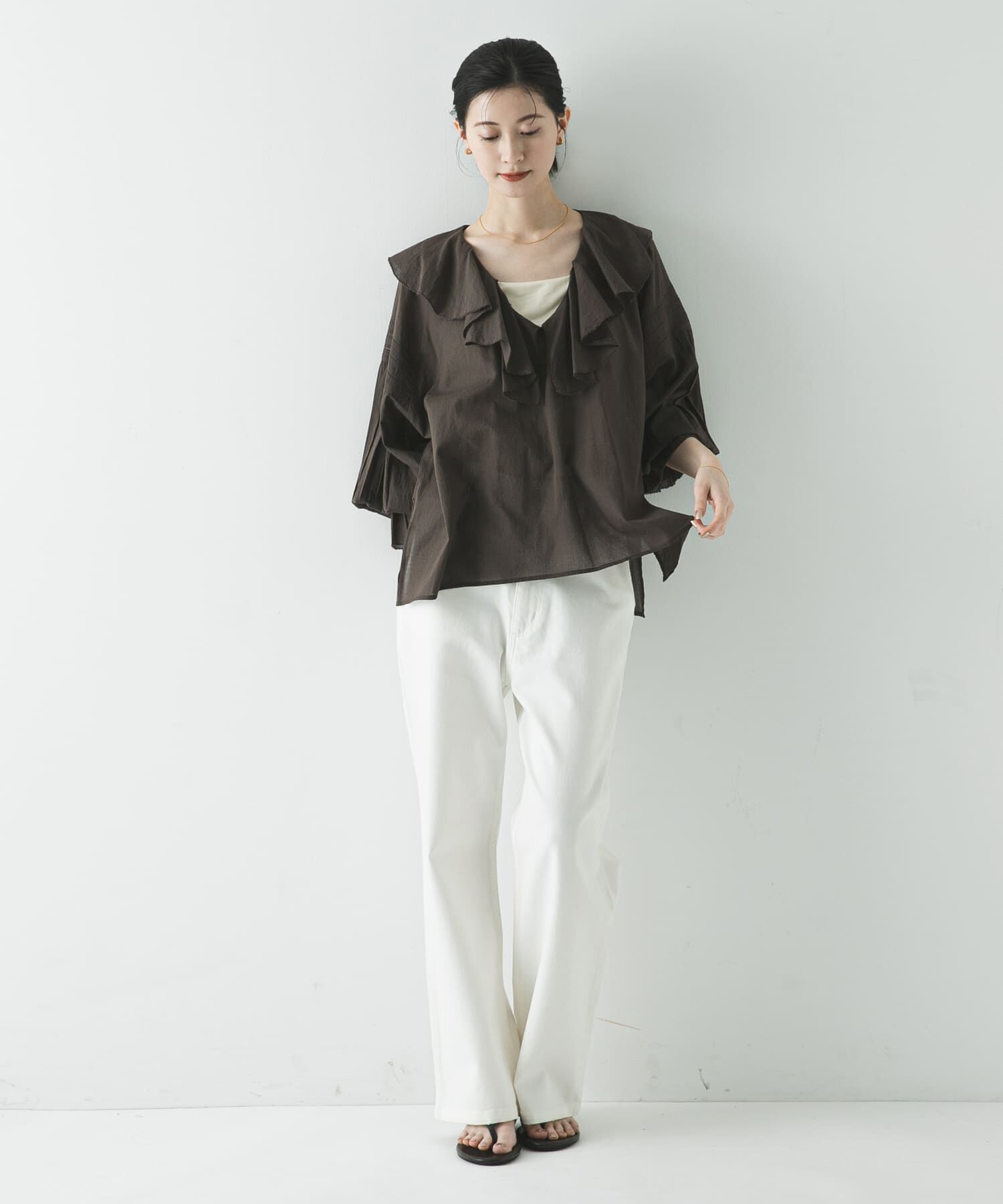 URBAN RESEARCH「『一部WEB限定カラー』コットンボイルラッフルブラウス」|シャツ・ブラウス|