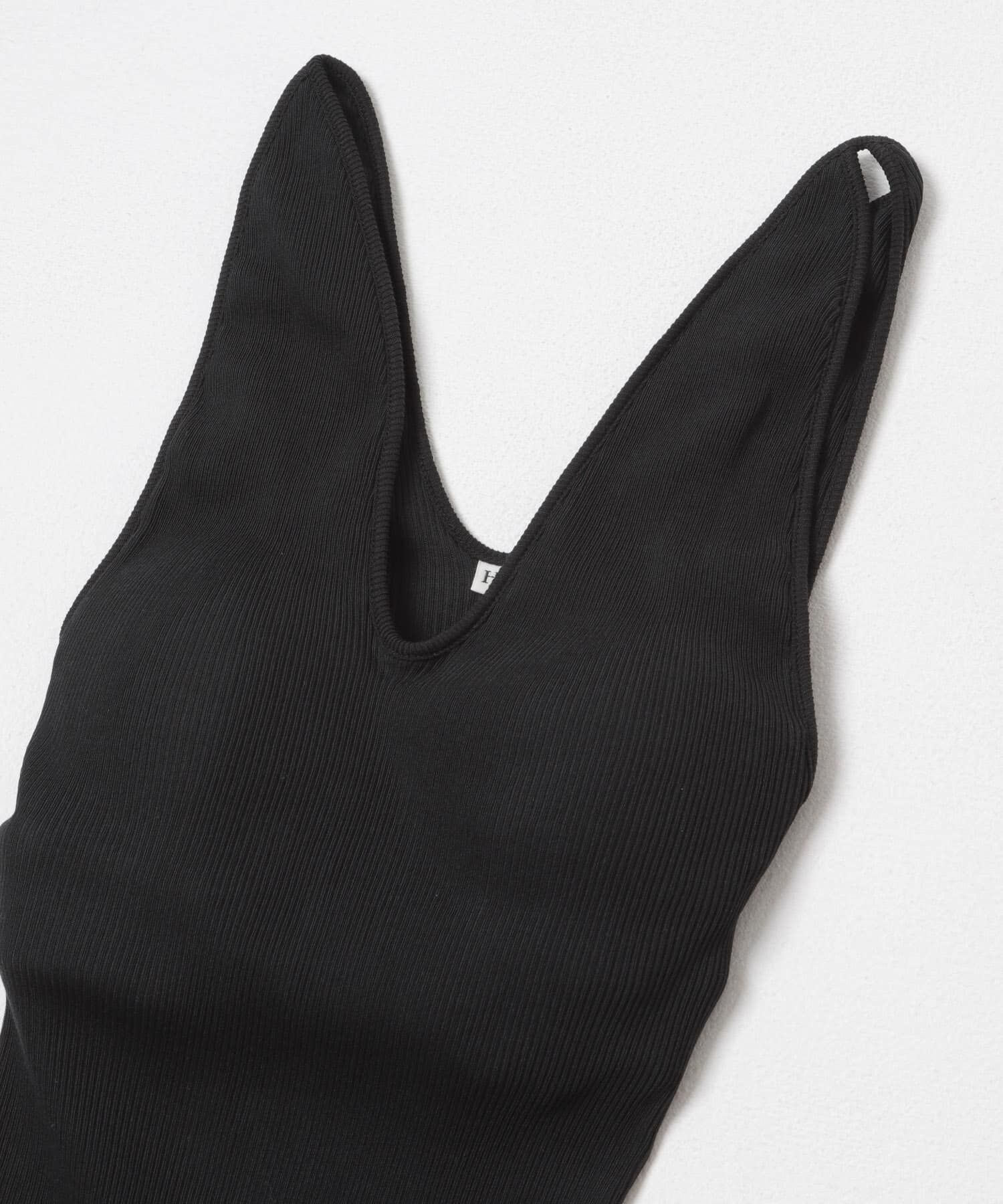 URBAN RESEARCH「HAKUJI　TWIST COTTON V-NECK TANK」|タンクトップ|