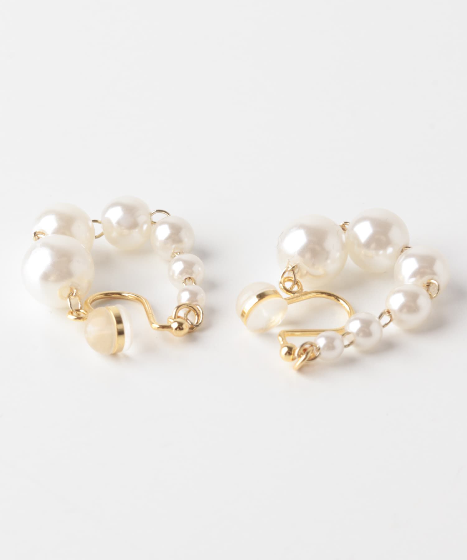 SMELLY「グラデーションパールオメガイヤリング」|イヤリング|