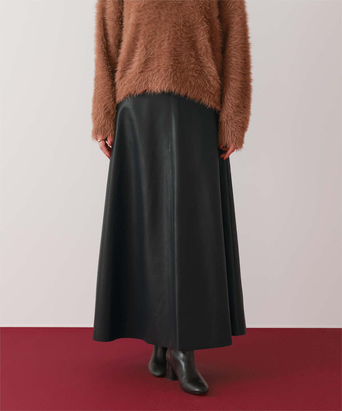 ur's「フェイクレザーフレアスカート」|スカート|