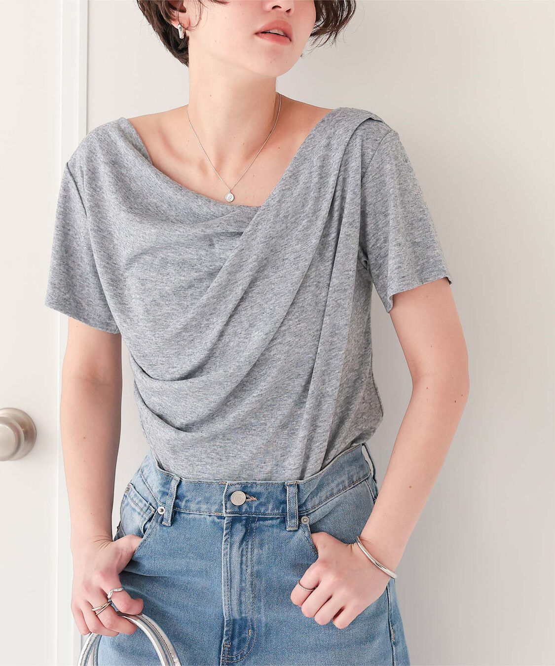 titivate「オフショルダーハーフスリーブTシャツ」|Tシャツ・カットソー|