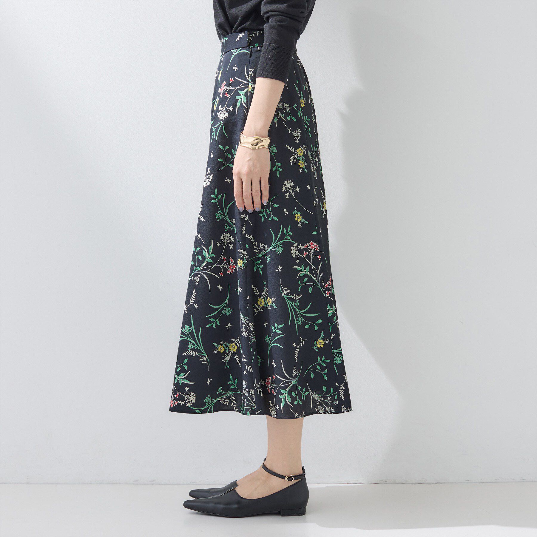 INDIVI「【SETUP可能】モダンフラワー柄フレアスカート」|スカート|