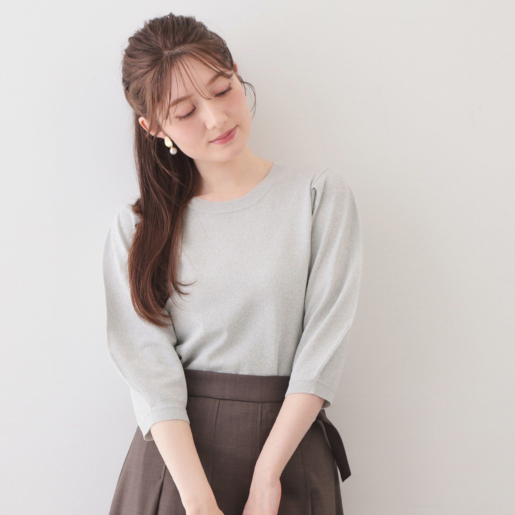 index「クルーネック6分袖タックスリーブニット【洗濯機OK・UVケア】」|ニット・セーター|グレー(812)