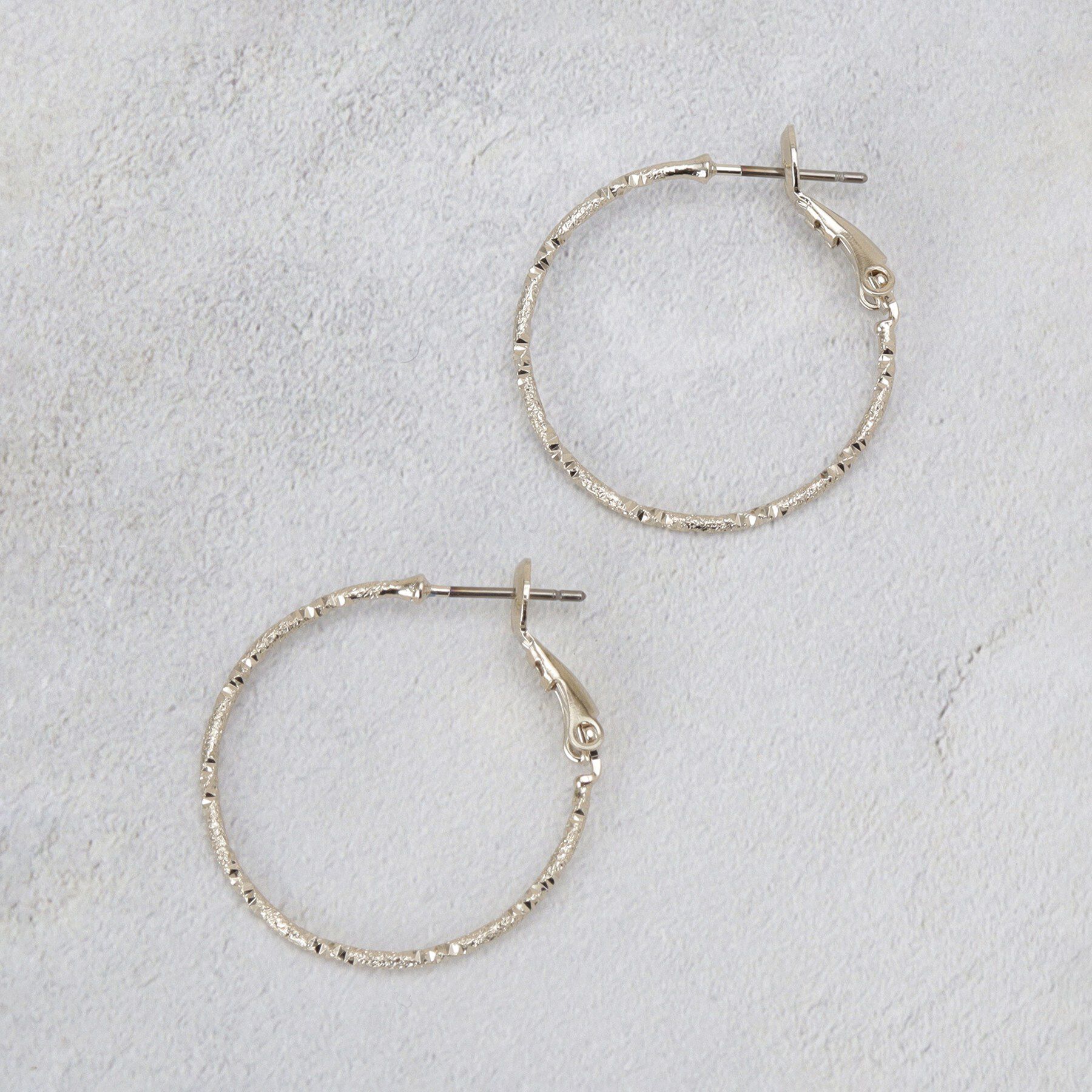 OPAQUE.CLIP「表面デザイン フープピアス」|ピアス|ゴールド(007)