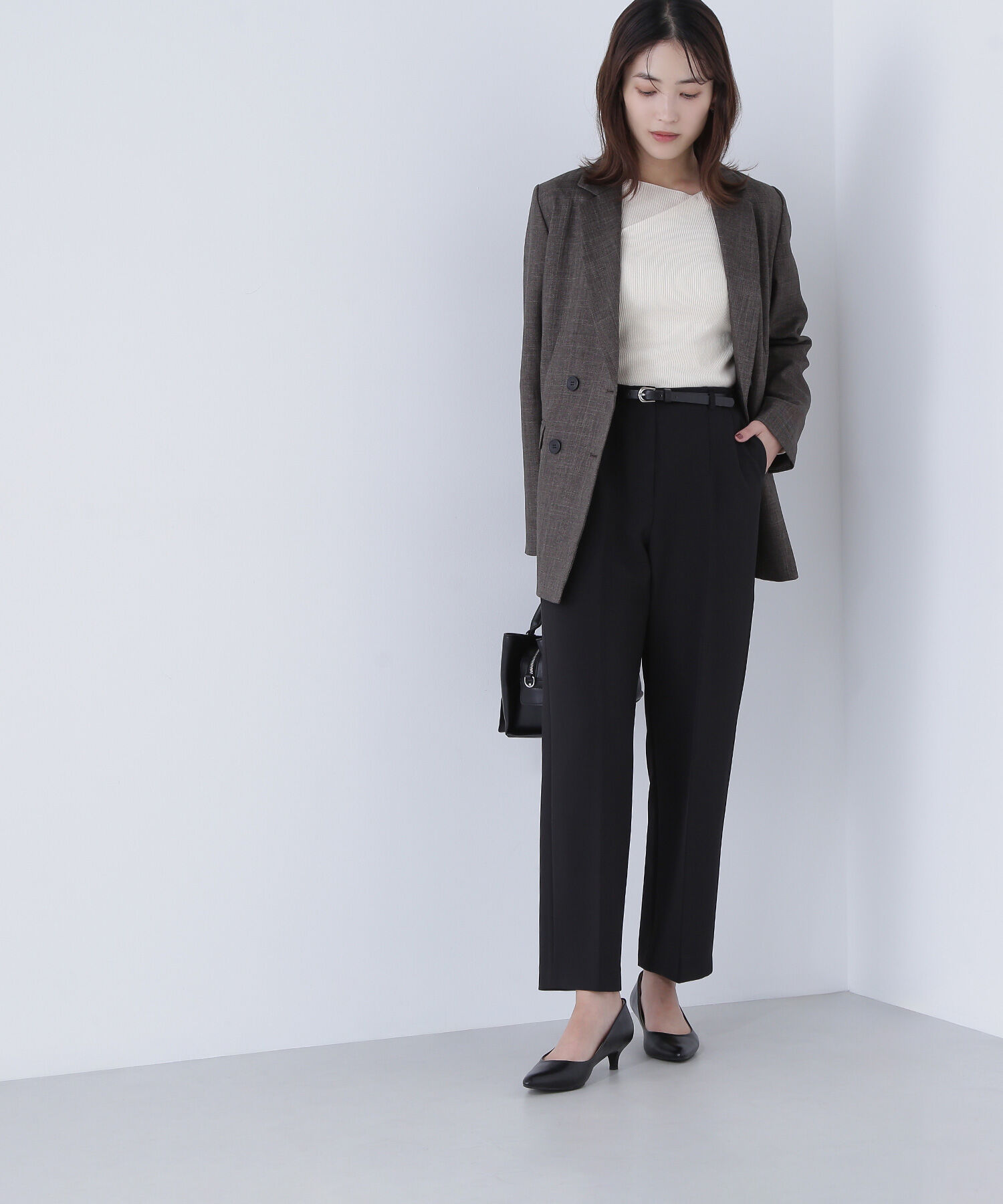  「＜骨格ストレート＞ベルト付スリムストレートパンツ」|その他|ブラック