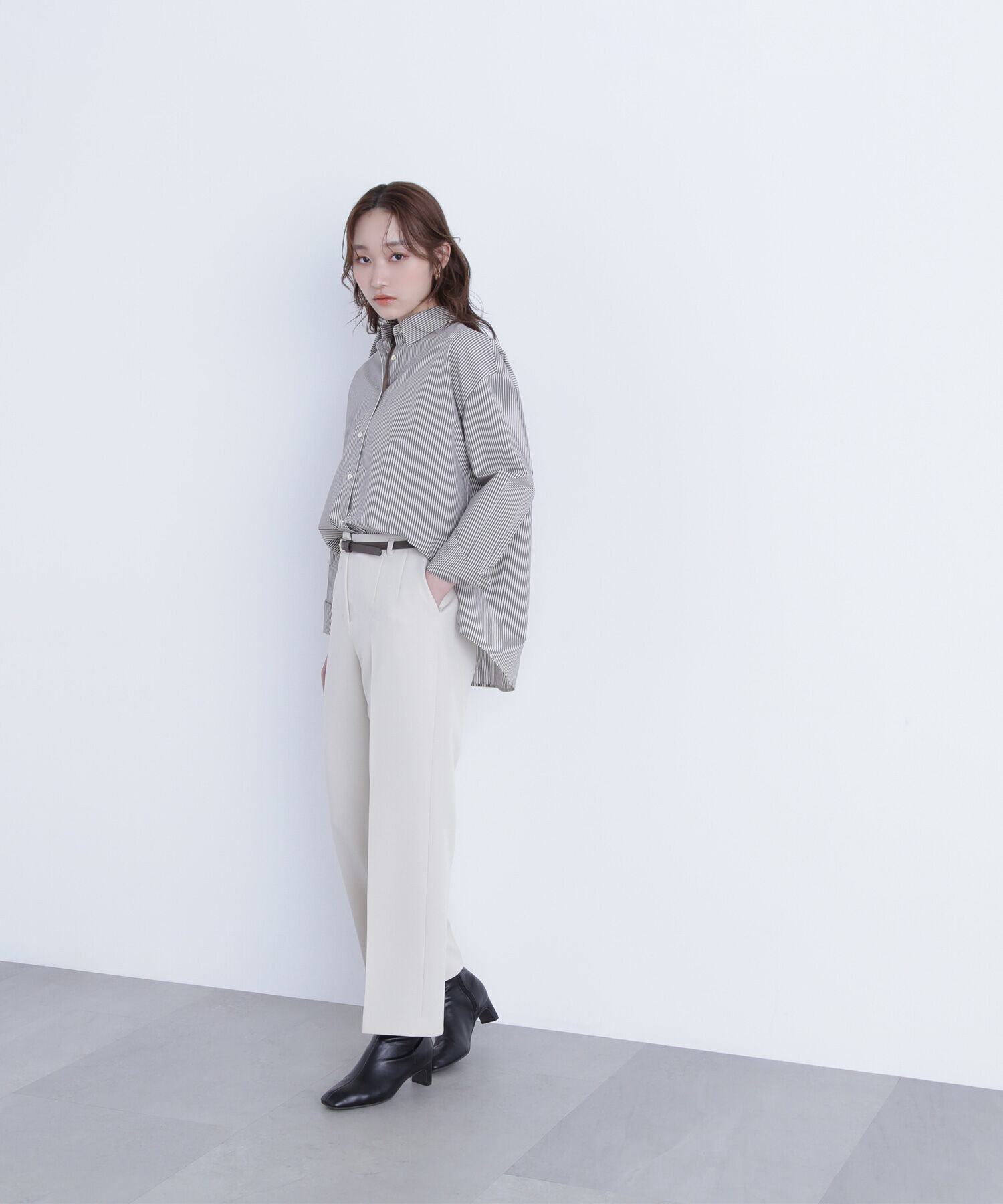  「＜骨格ストレート＞ベルト付スリムストレートパンツ」|その他|エクリュ1