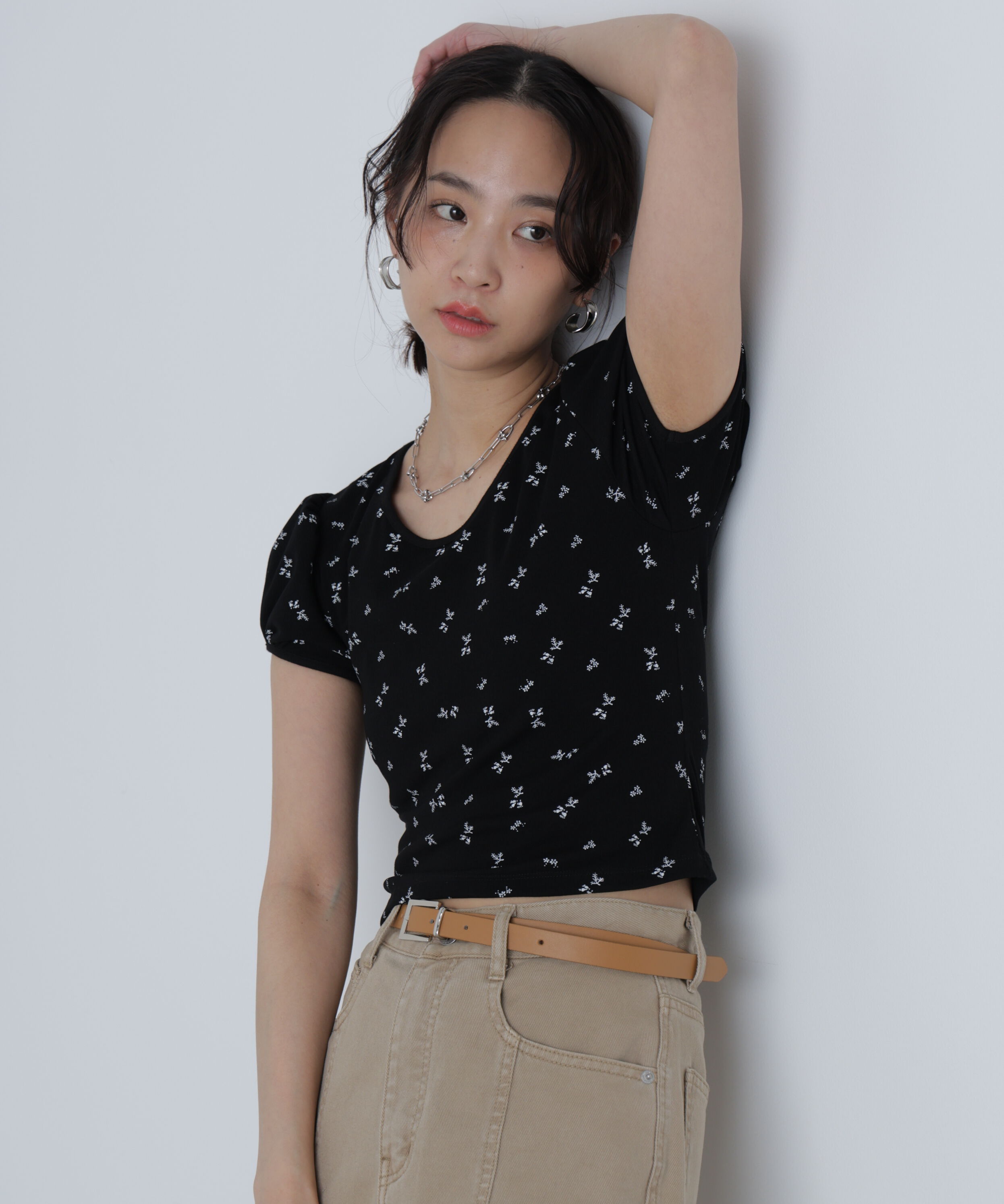  「フラワー柄コンパクトTシャツ」|Tシャツ・カットソー|