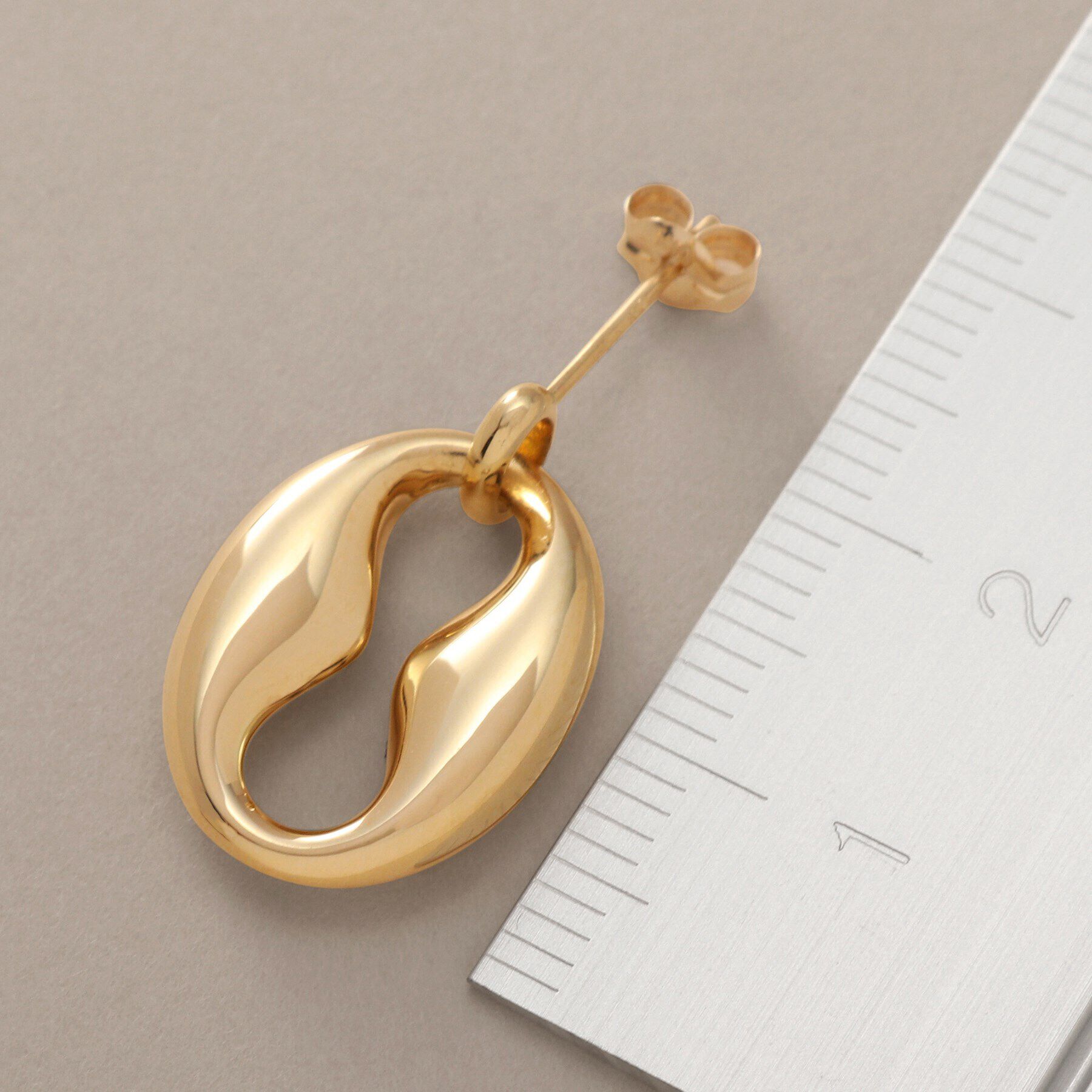 COCOSHNIK「K10中空マリンモチーフ スタッドピアス」|ピアス|