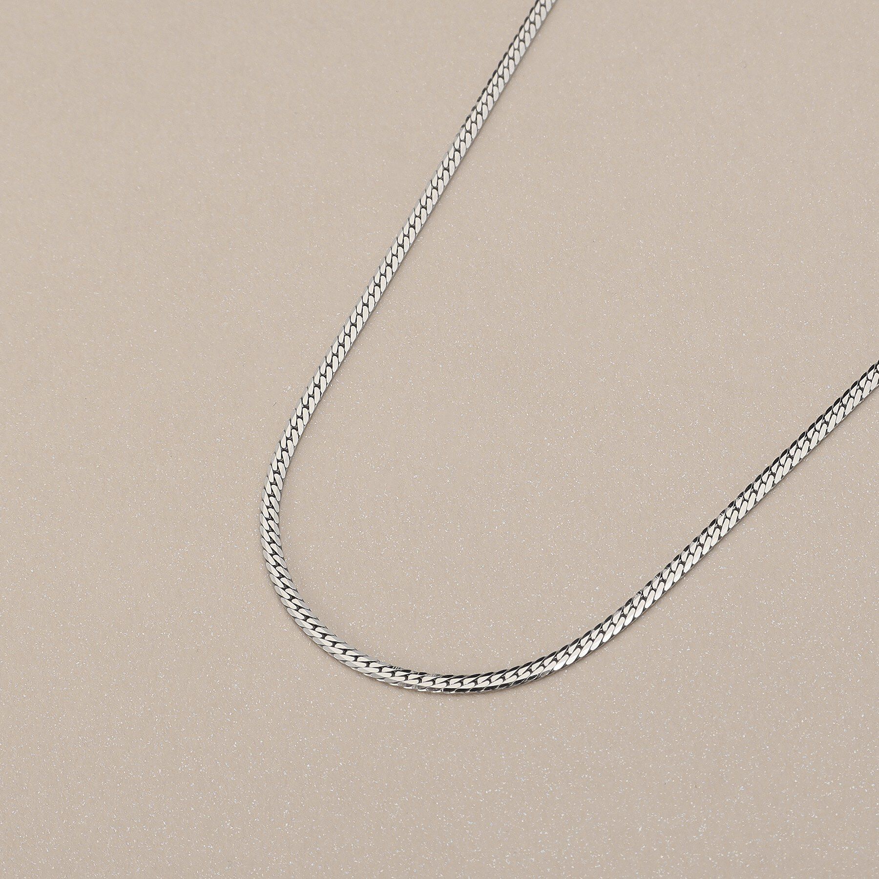 COCOSHNIK「プラチナ フラットヘリンボーン ネックレス」|ネックレス|