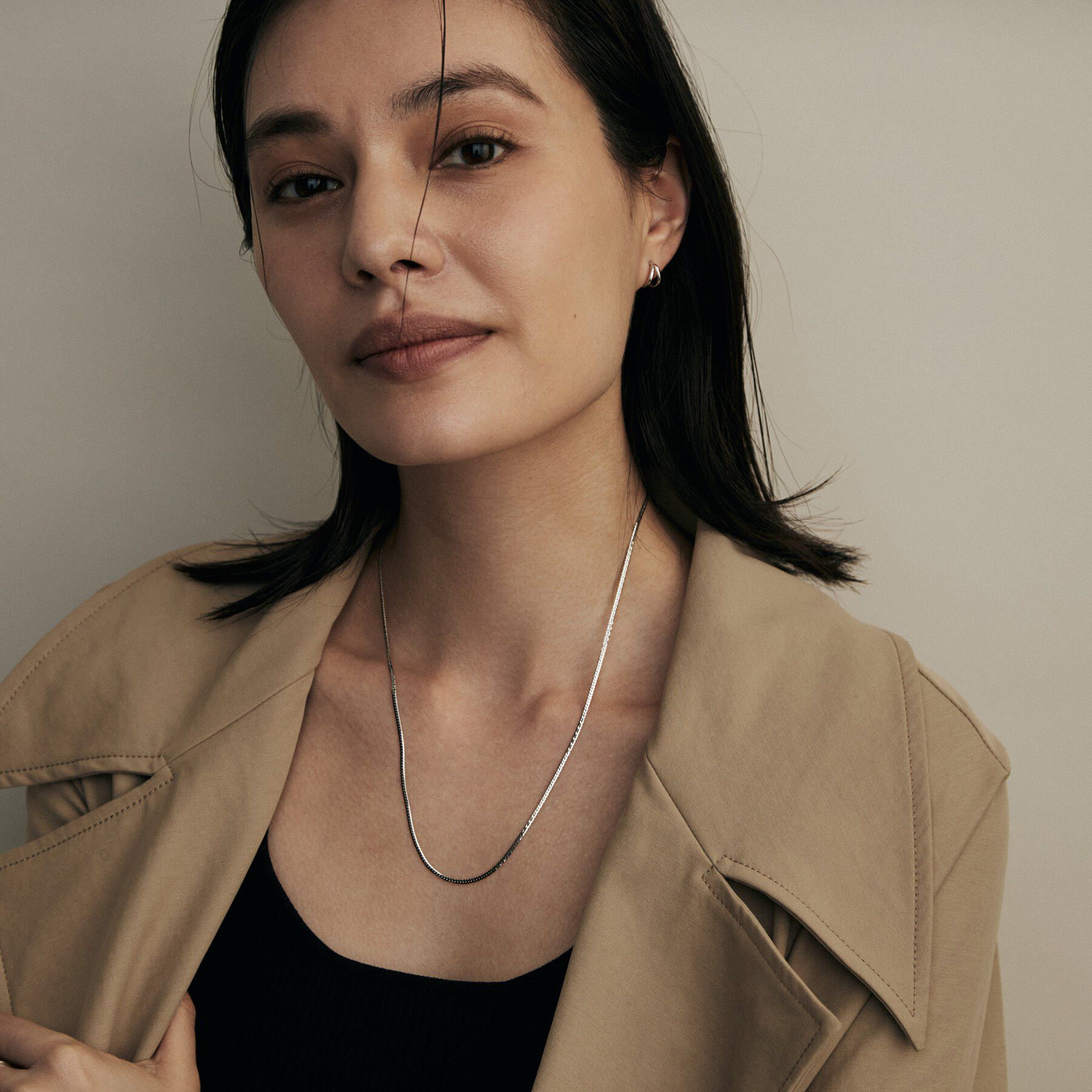 COCOSHNIK「プラチナ 甲丸スプリット フープピアス」|ピアス|