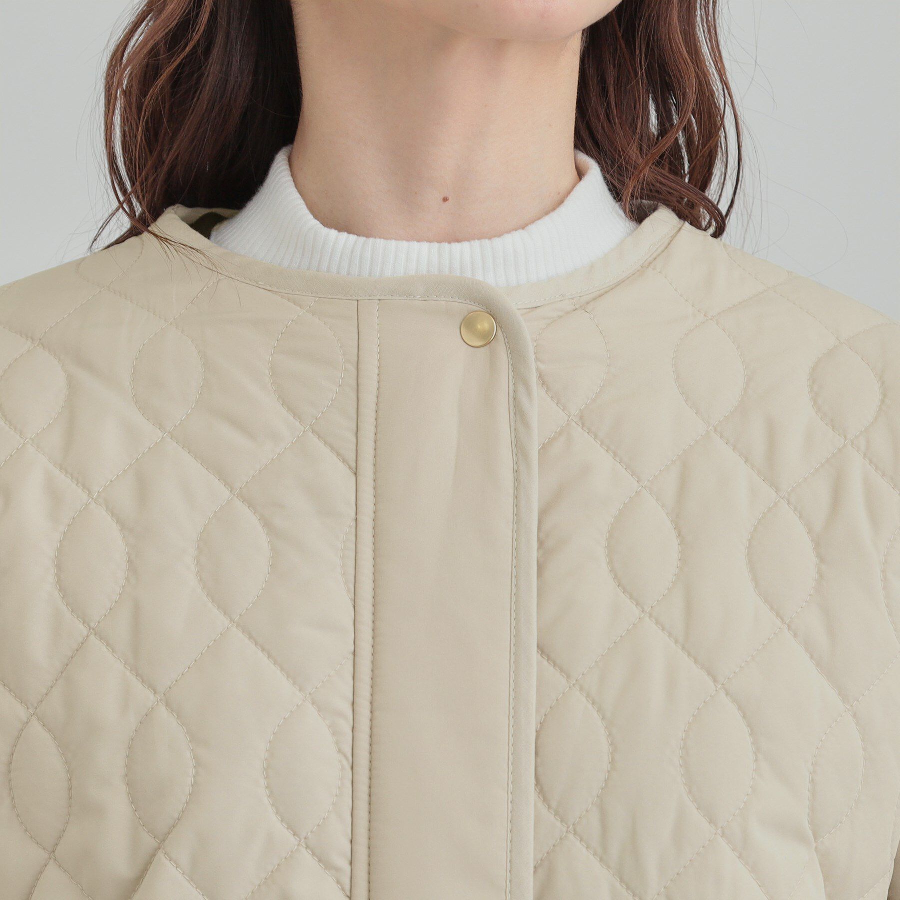 SHOO･LA･RUE「【洗濯機可/S-LL/撥水】ゴールドパーツで女性らしさをプラス 大人が着たい ノーカラーキルトジャケ」|ノーカラージャケット|