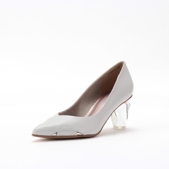 銀座かねまつ「LSFF2610SHPLGY【本革】ダイヤカットヒールパンプス」|パンプス|ライトグレー