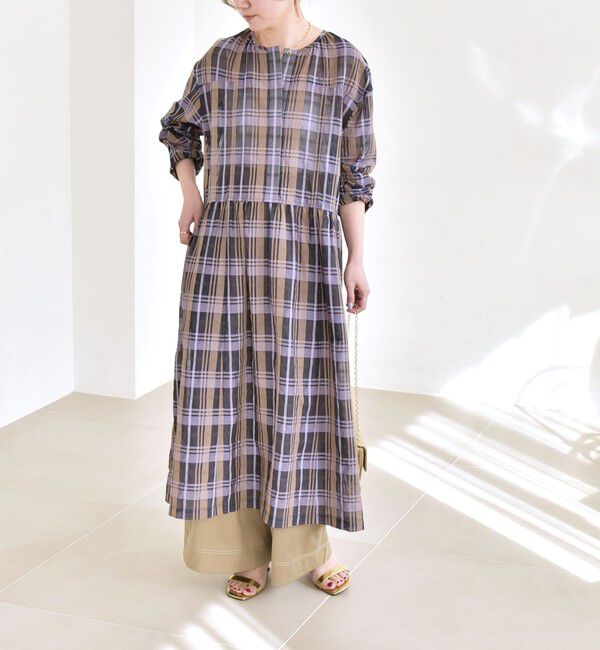 quaranciel「quaranciel:〈手洗い可能〉シアー チェック クルーネック ギャザー ワンピース」|ワンピース|