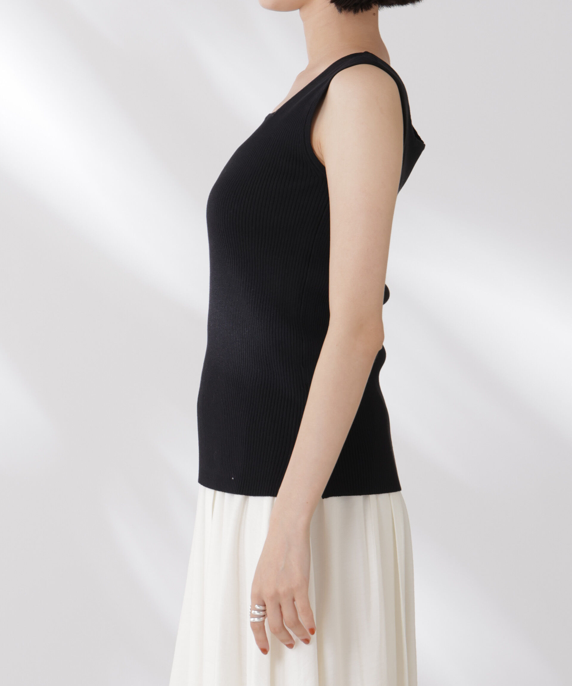 nano･universe「前後2wayスクエア＆クルーネックリブニットタンクトップ」|ニット・セーター|