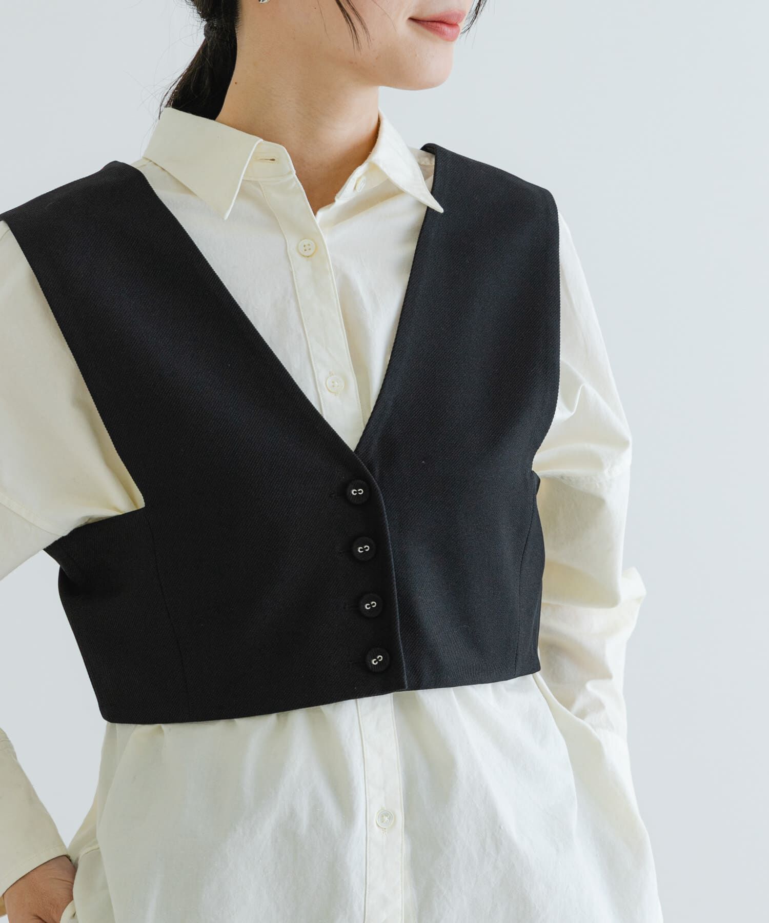 URBAN RESEARCH「Vネックショート丈ベスト」|ベスト・ジレ|