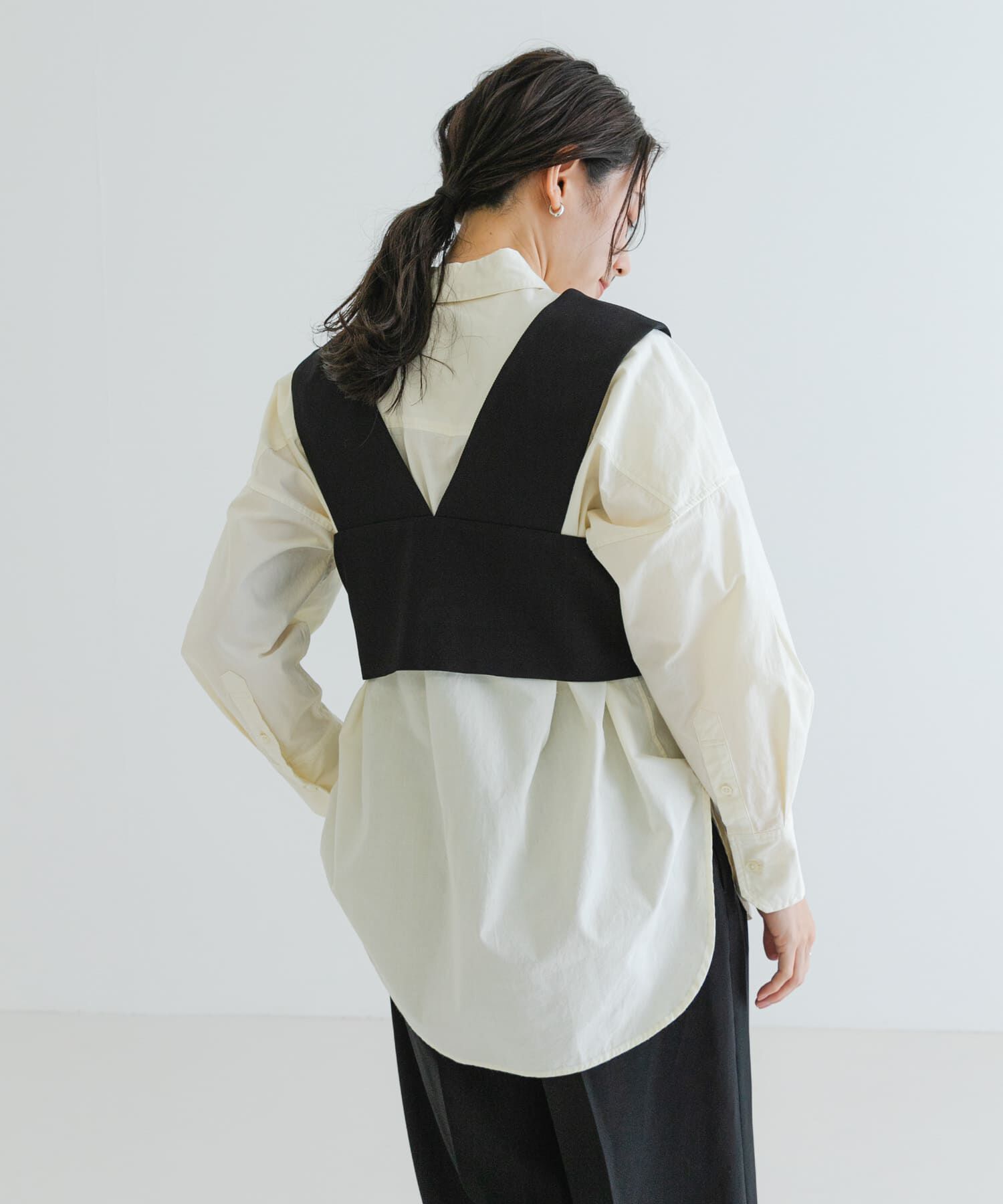 URBAN RESEARCH「Vネックショート丈ベスト」|ベスト・ジレ|