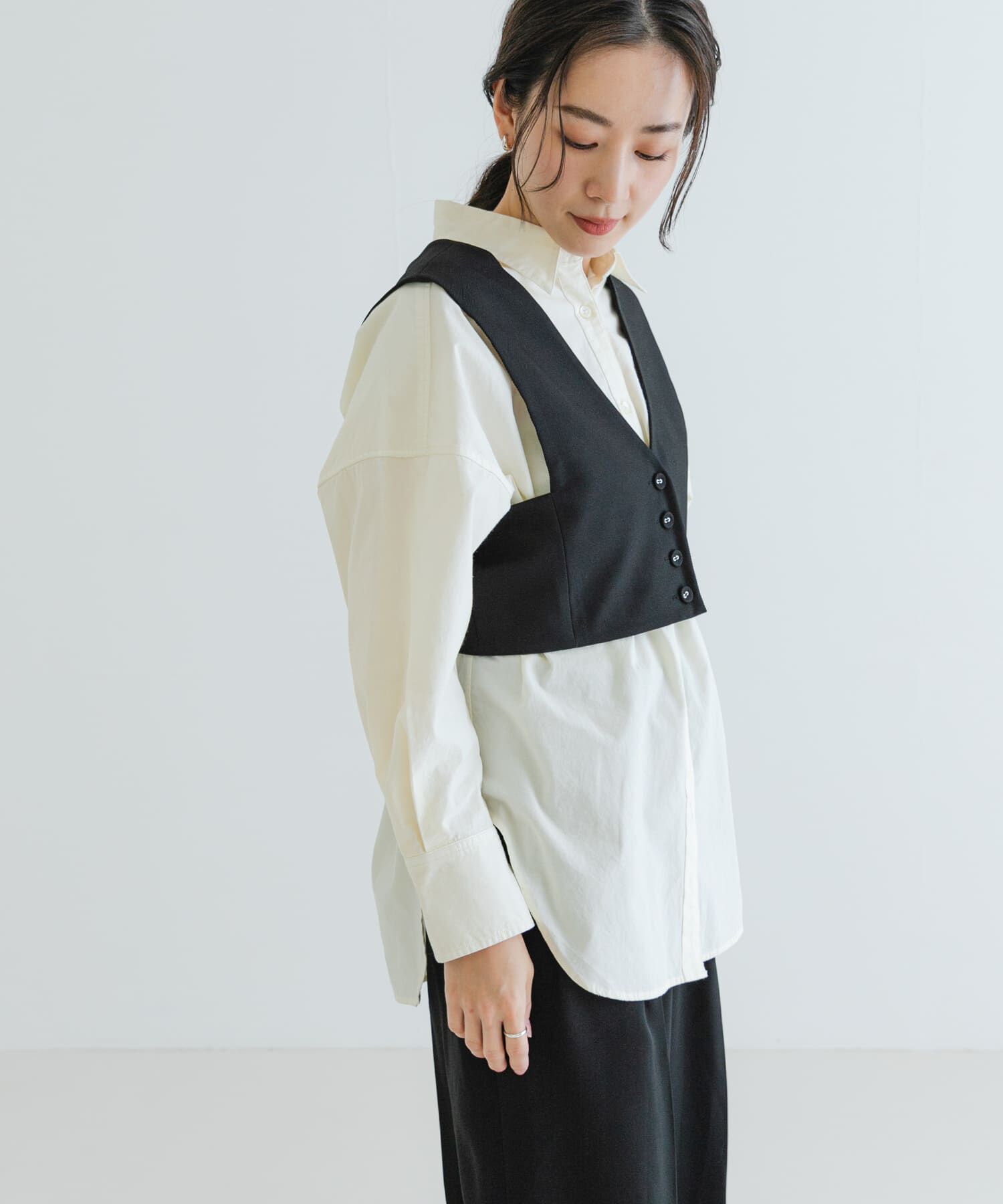 URBAN RESEARCH「Vネックショート丈ベスト」|ベスト・ジレ|