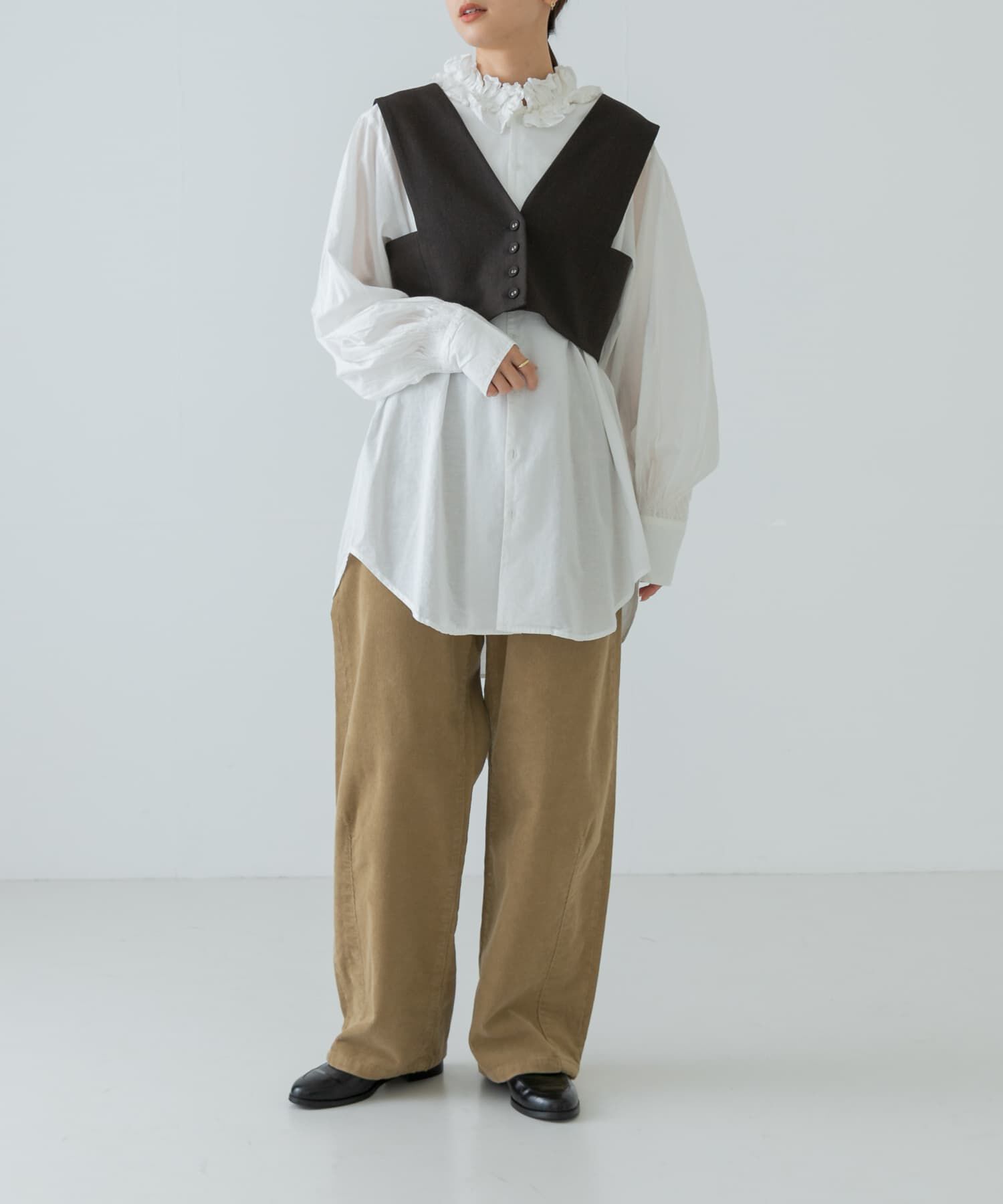 URBAN RESEARCH「Vネックショート丈ベスト」|ベスト・ジレ|