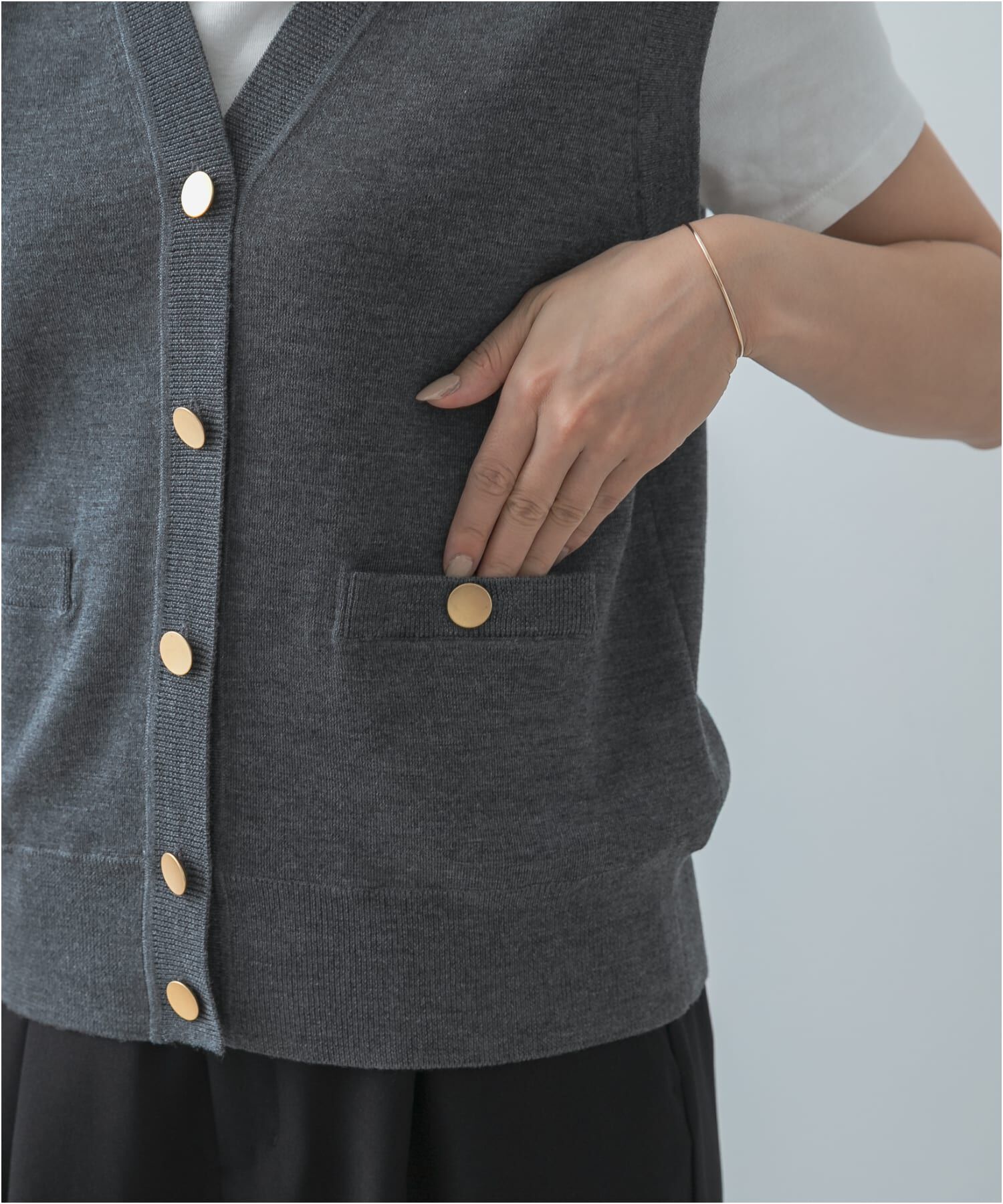 URBAN RESEARCH ROSSO「F by ROSSO　ウォッシャブルメタル釦ニットベスト」|ベスト・ジレ|