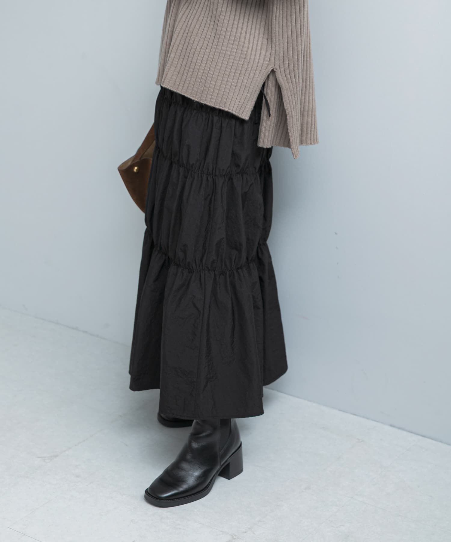 URBAN RESEARCH ROSSO「ブライトシャーリングスカート」|スカート|ブラック