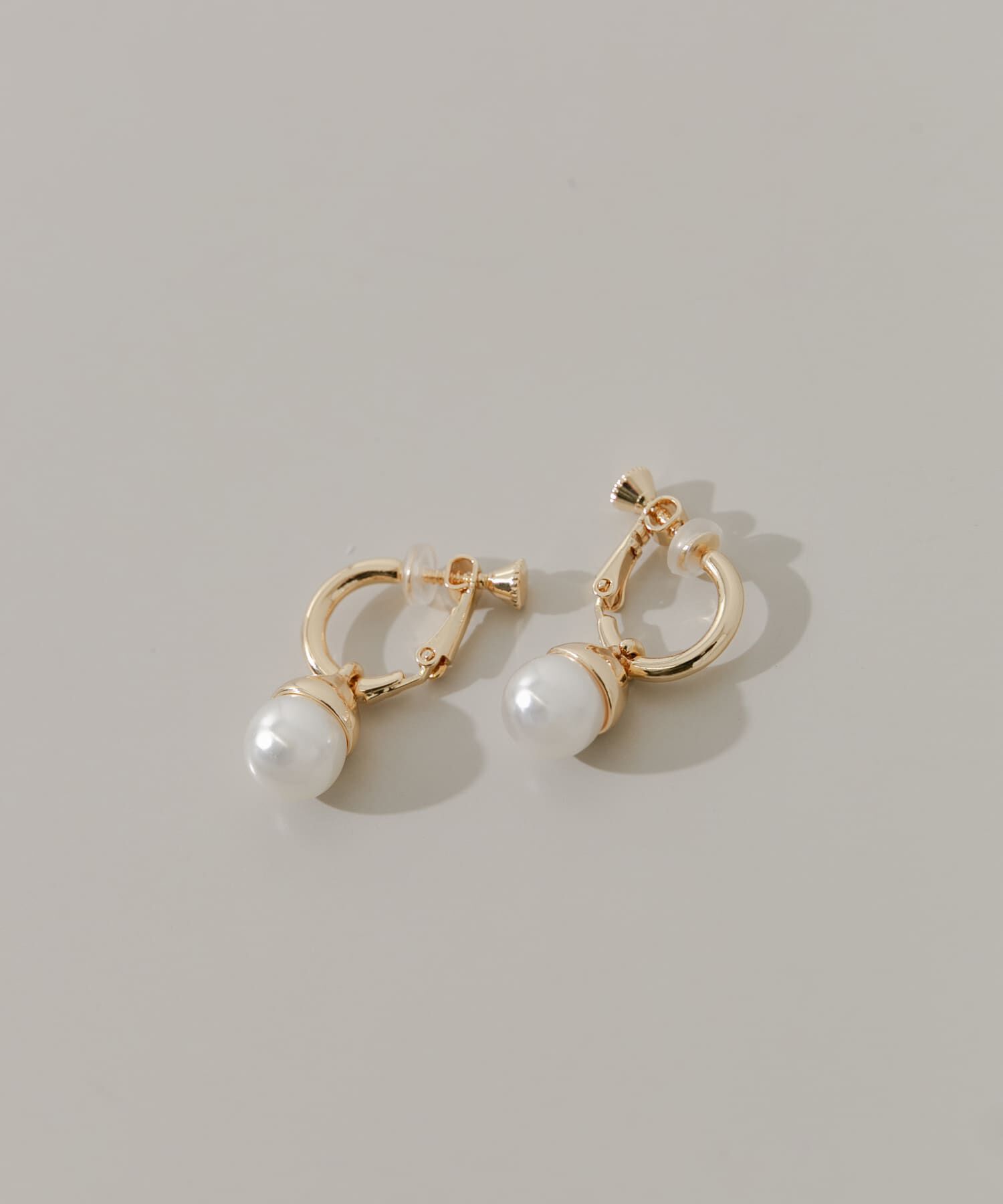 SMELLY「パールドロップフープイヤリング」|イヤリング|ゴールド系その他