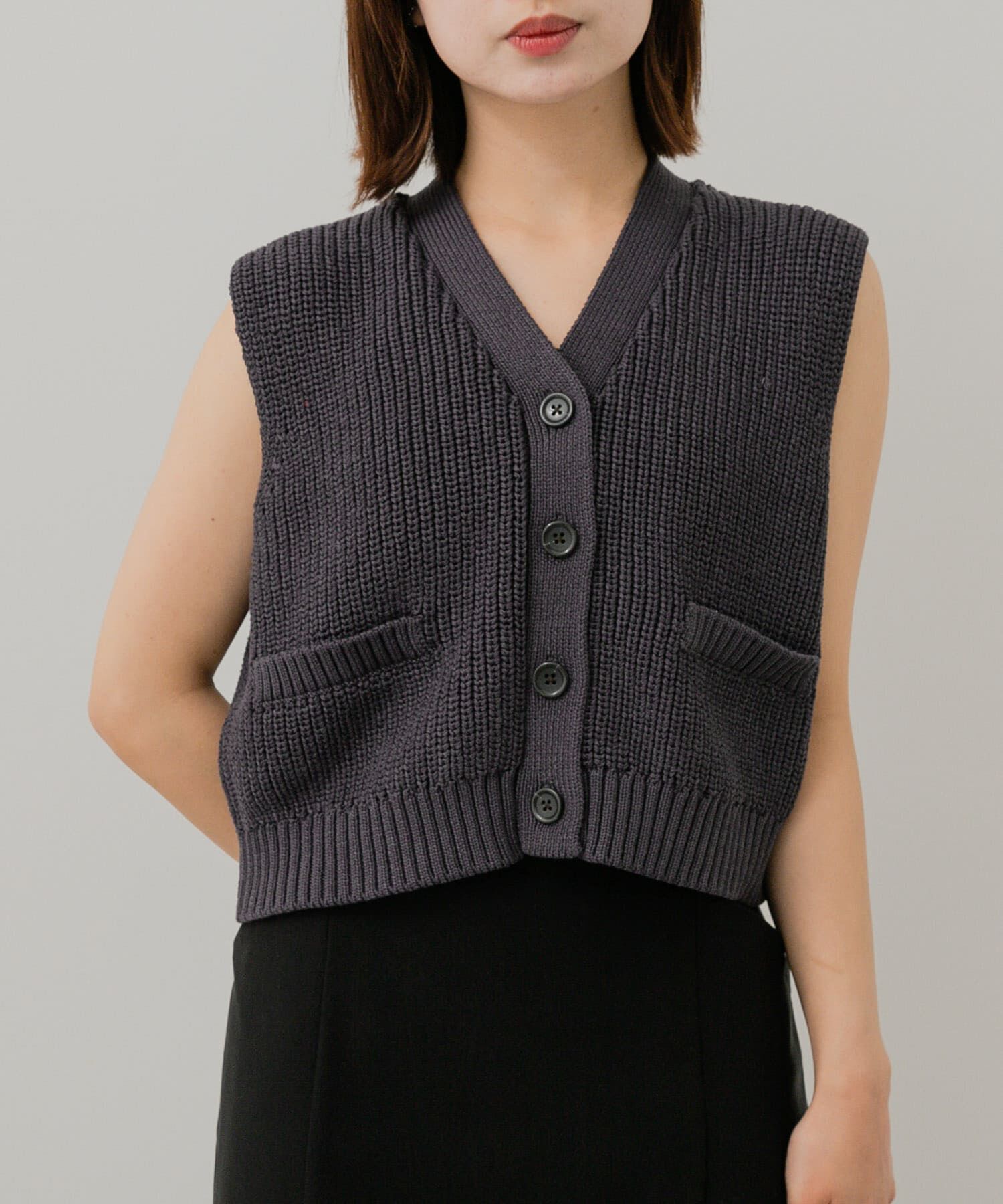 SENSE OF PLACE by URBAN RESEARCH「クロップドニットベスト」|ベスト・ジレ|チャコールグレー