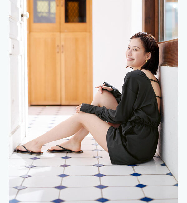 ur's「【小西翼さんコラボアイテム】バックオープンオールインワン/ラッシュガード」|オールインワン|ブラック