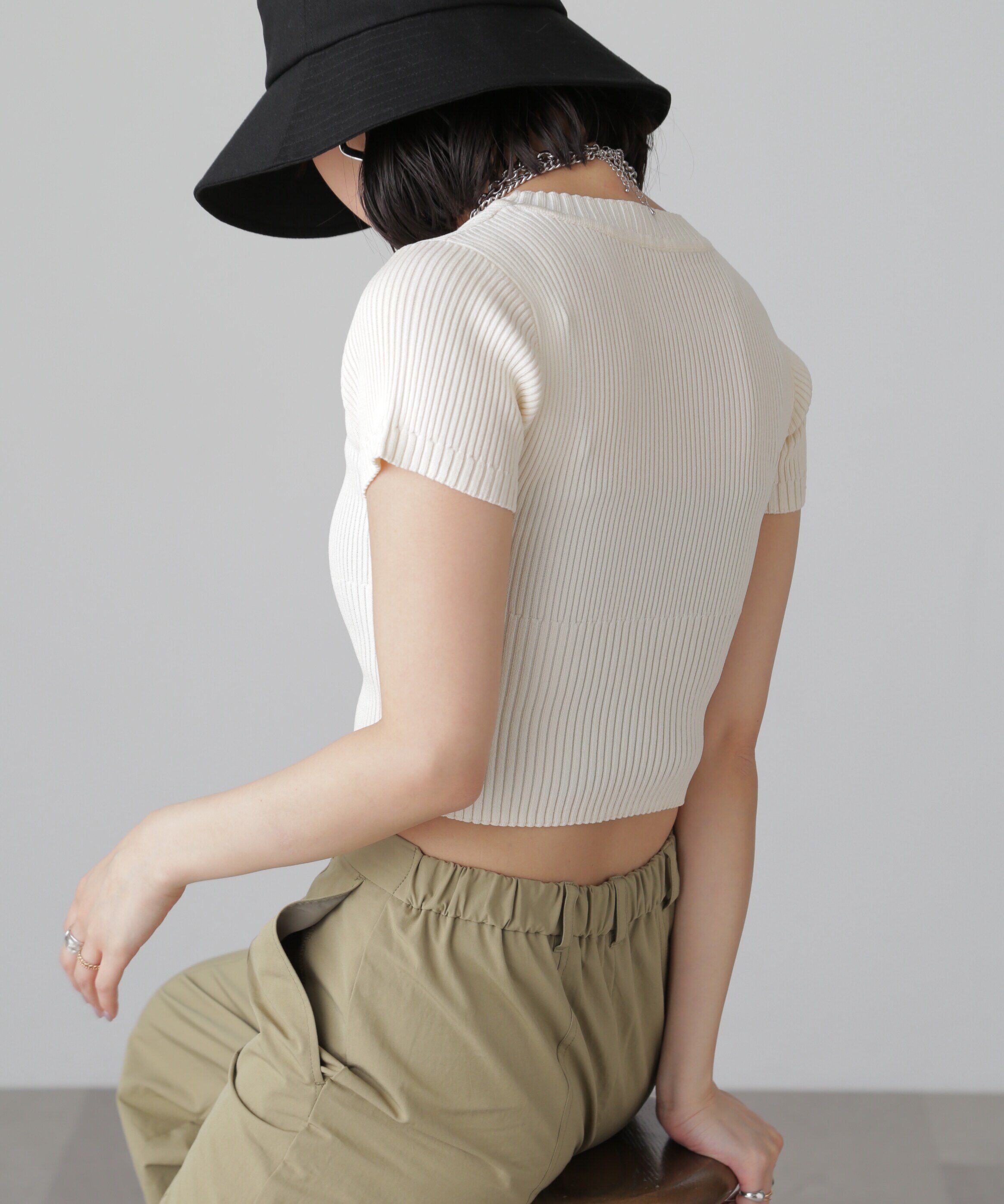  「ショート丈クルーネックリブニット」|ニット・セーター|