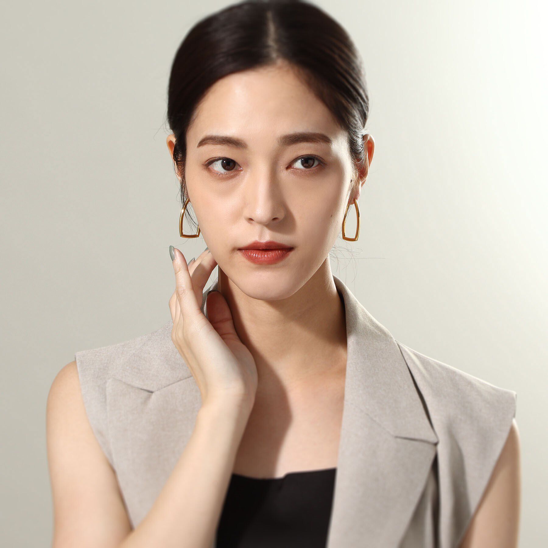 COCOSHNIK ONKITSCH「シルバー ホロウ フープレクタングルピアス GP」|ピアス|