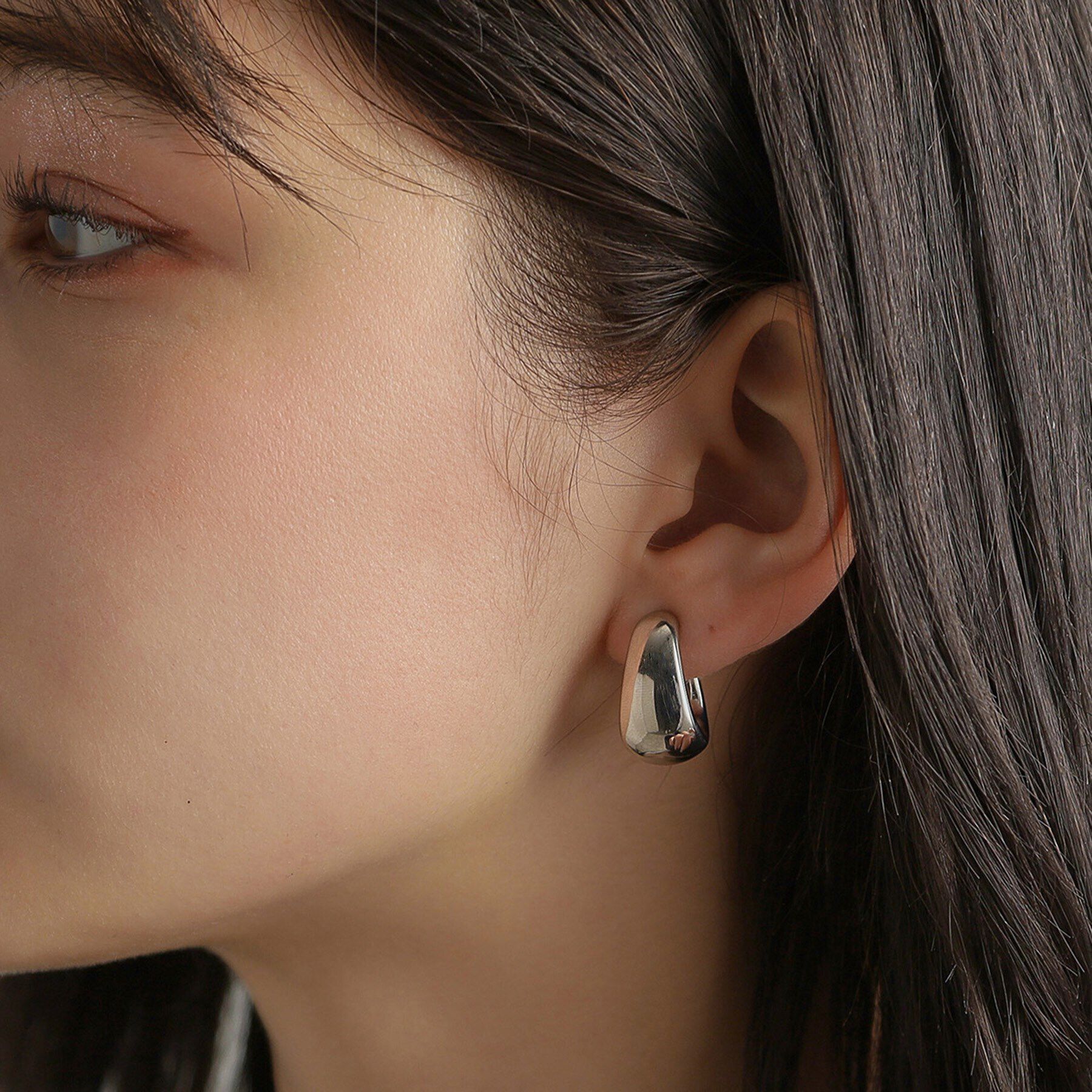 COCOSHNIK ONKITSCH「シルバー ホロウフープ ドロップピアス」|ピアス|