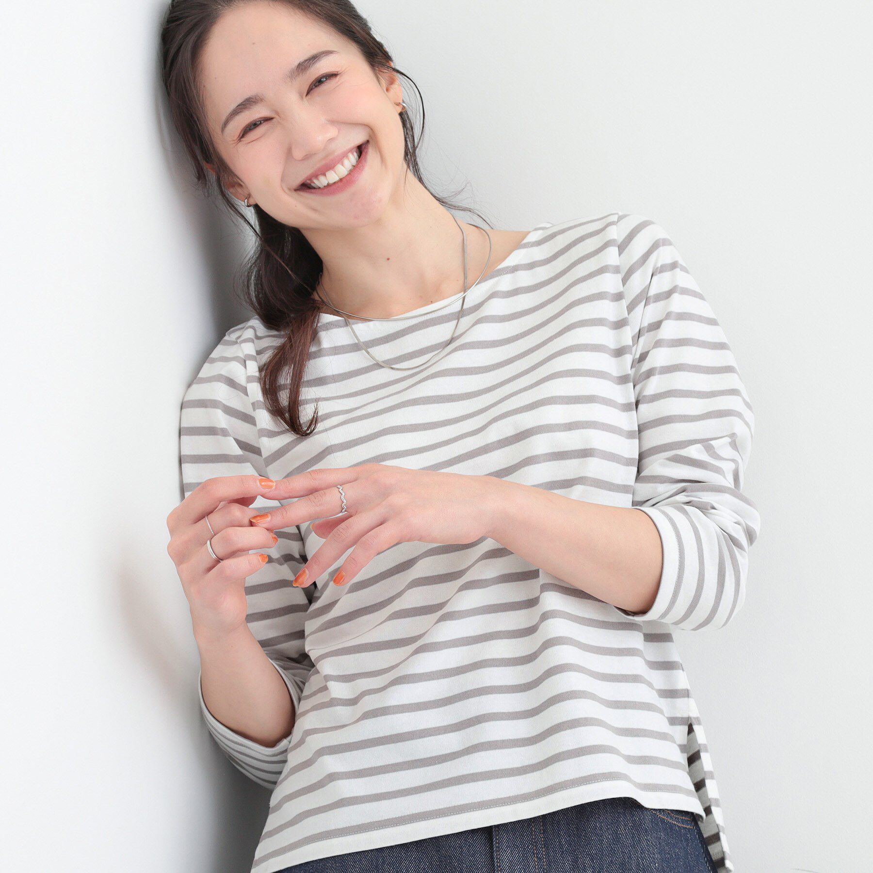 SHOO･LA･RUE「【S-LL/洗濯機可】着こなしいろいろ 首元すっきりボートネック ボーダーロンT」|Tシャツ・カットソー|ライトグレー(311