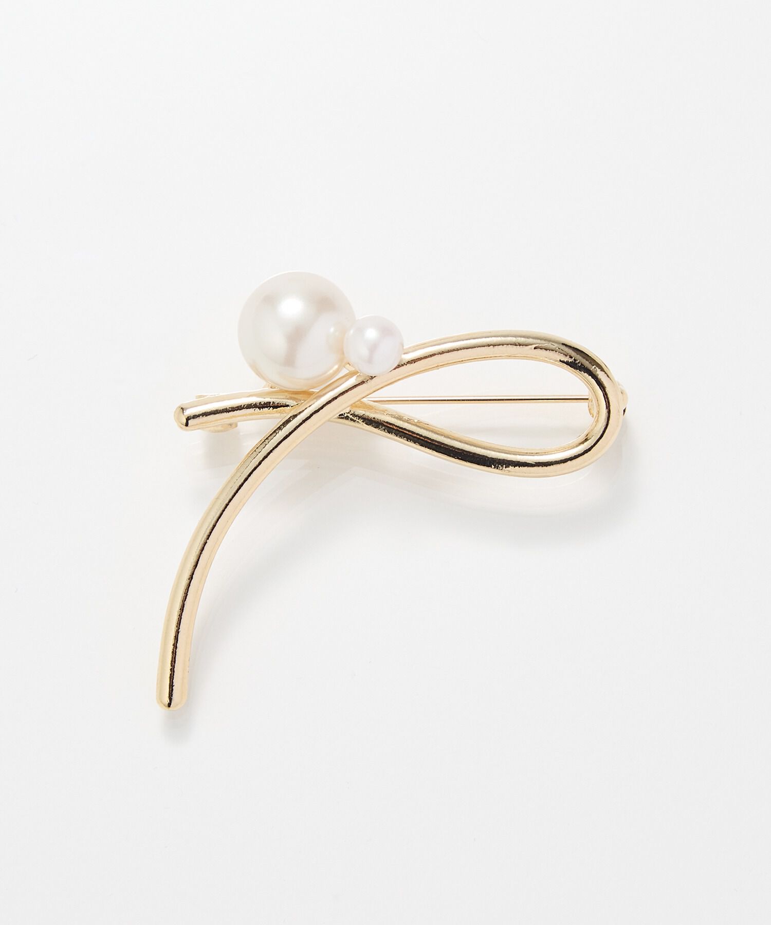 Phoebe「クロスメタルパールブローチ　ゴールド」|ブローチ・コサージュ|