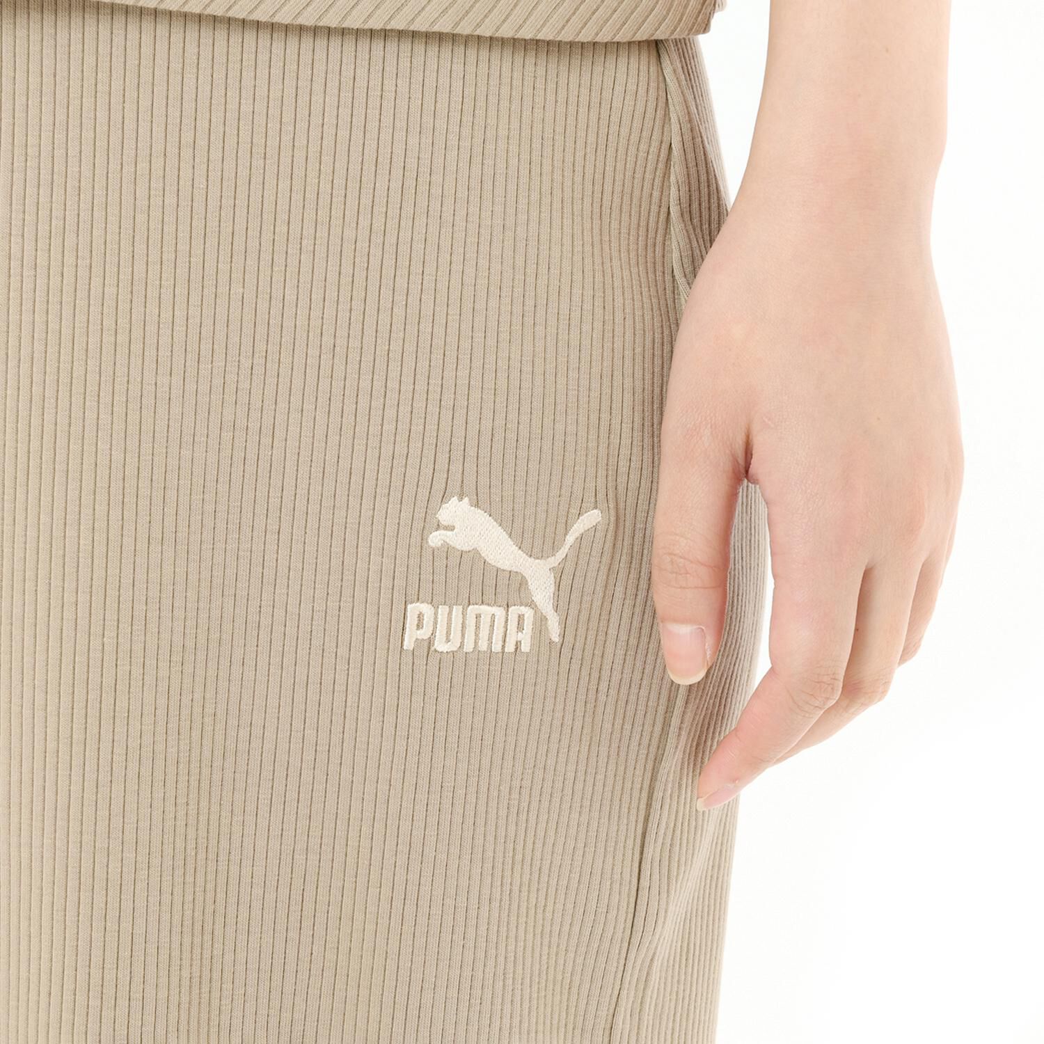 PUMA「【PUMA ｳｪｱ】W CLASSICS RIBBED MIDI SKIRT」|チノ|