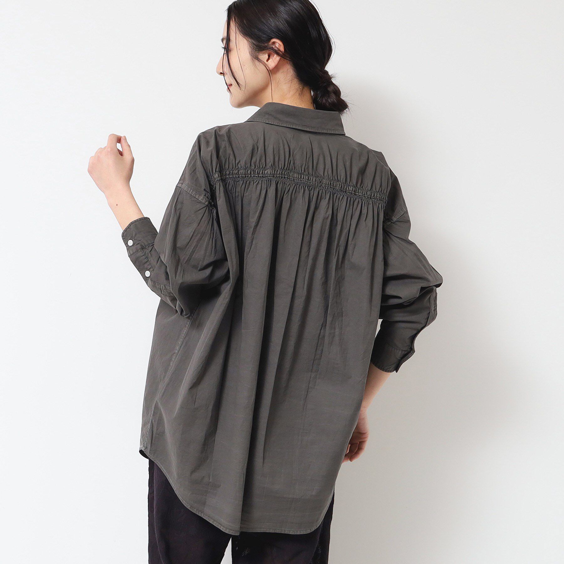 Dessin「【洗える】ピグメント染バックギャザーシャツ」|シャツ・ブラウス|