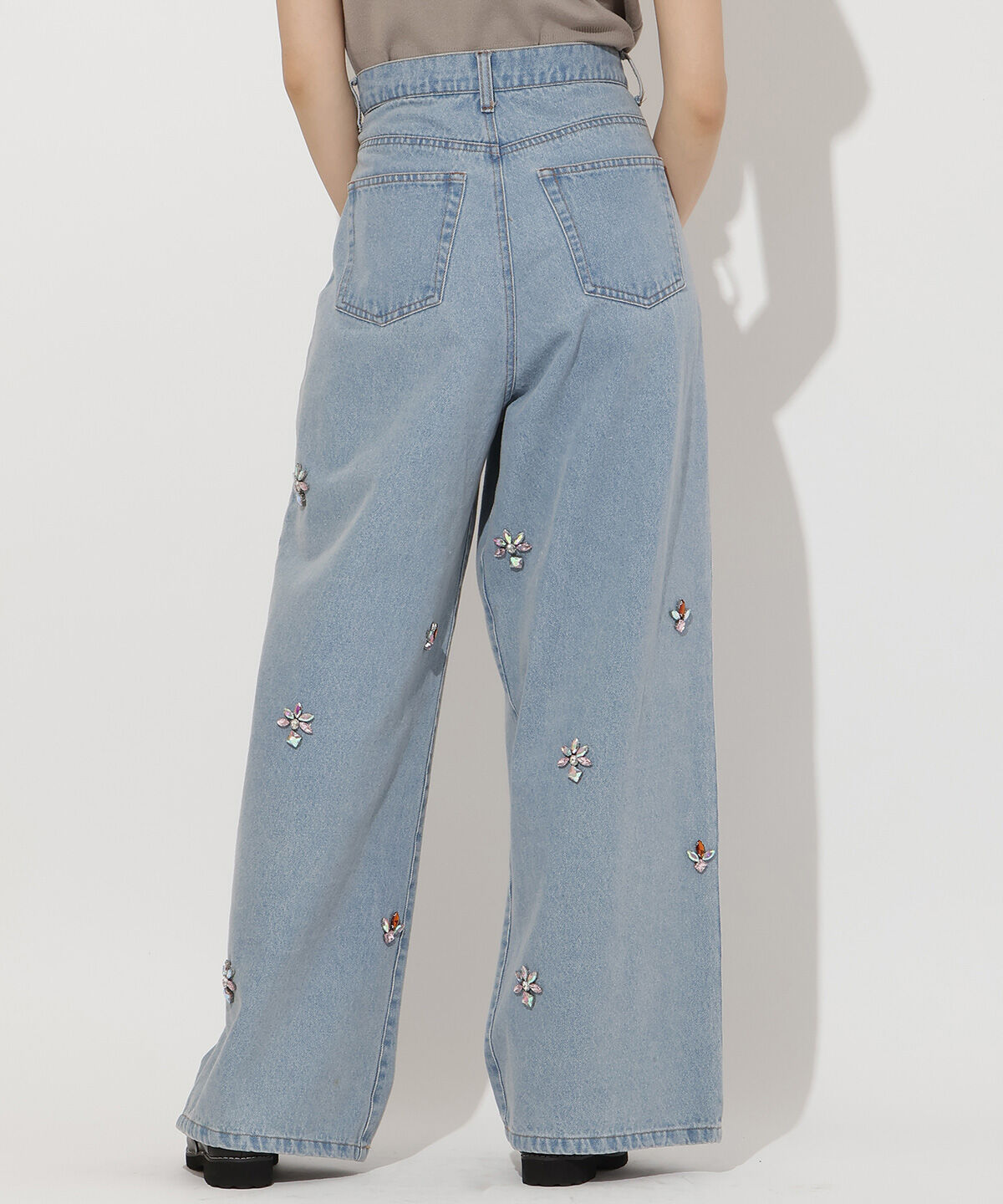 アンドクチュール「ビジュータックデニムパンツ」|デニム|