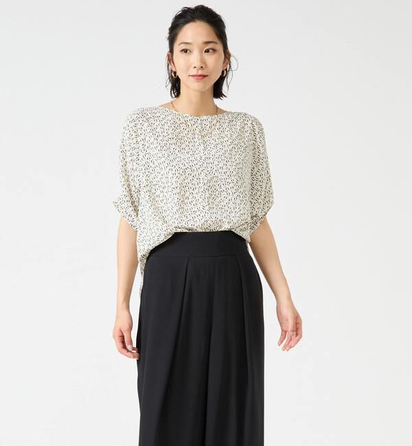 TIARA「モノトーンリーフプリントドルマンブラウス」|シャツ・ブラウス|アイボリー