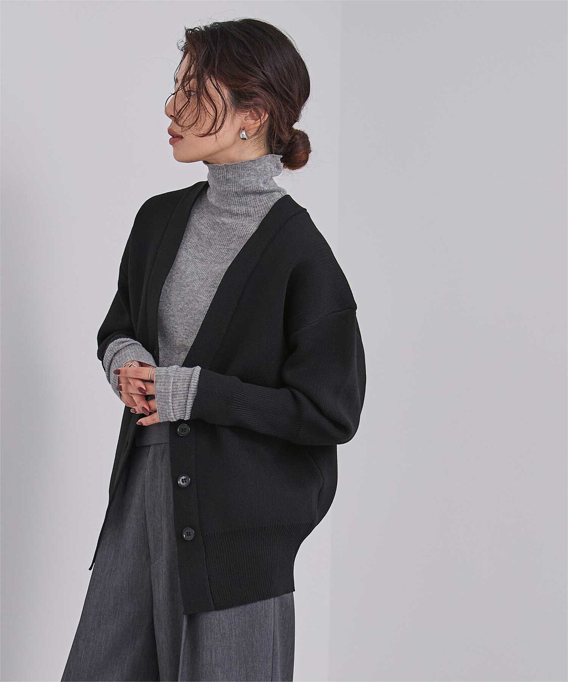 ur's「スポンディッシュVネックニットカーディガン」|ニット・セーター|